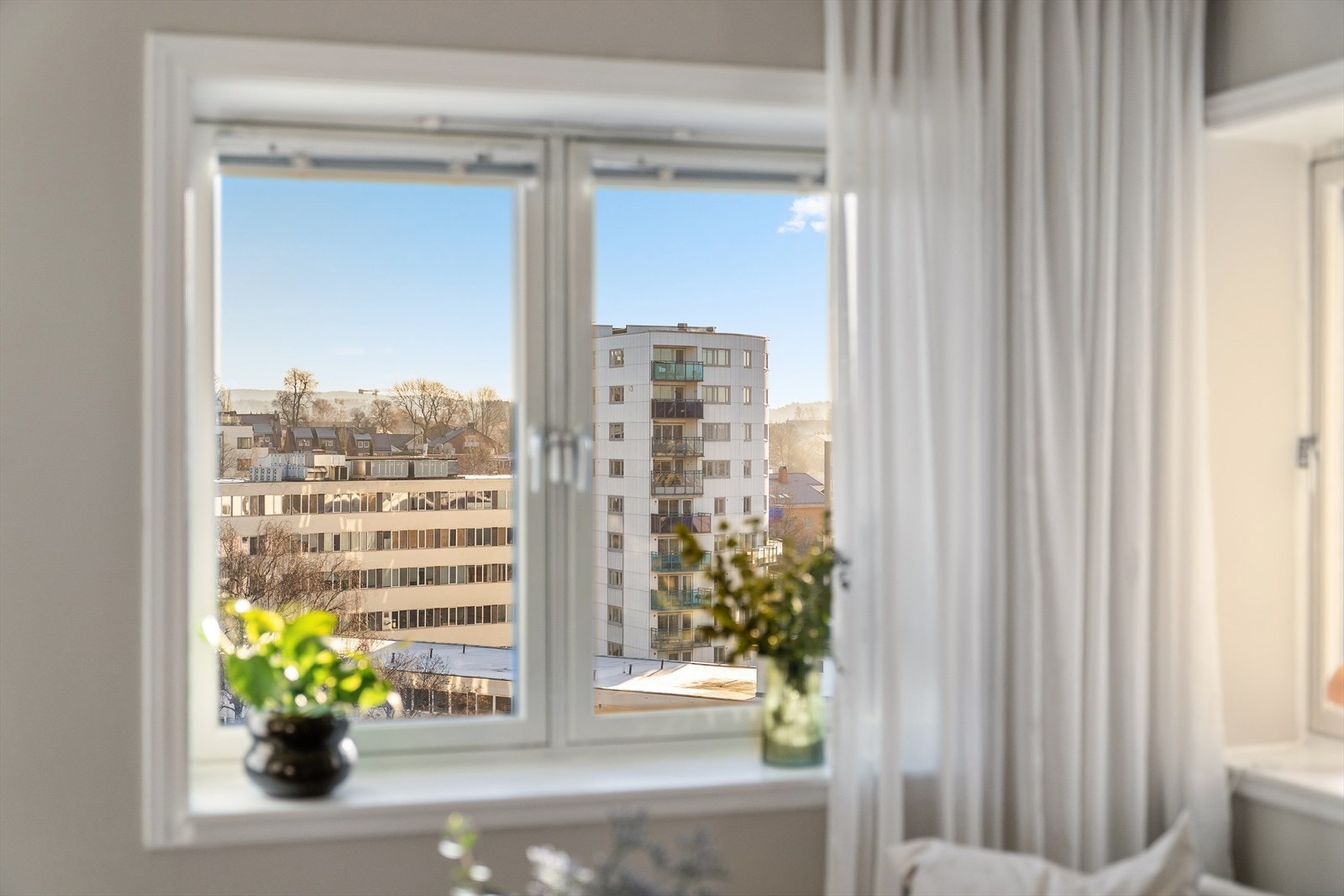 Nye vinduer i stue fra 2022 og 2011/12. Galleribilde