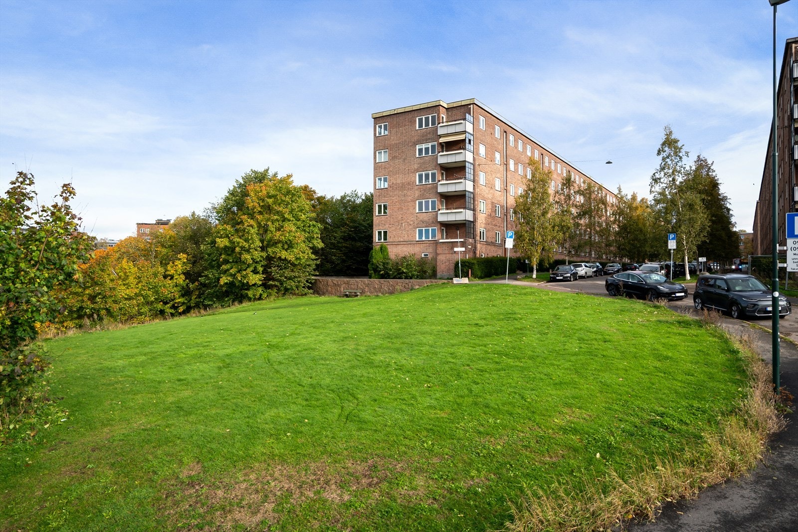 Mange fine grøntarealer å nyte om sommeren. Galleribilde