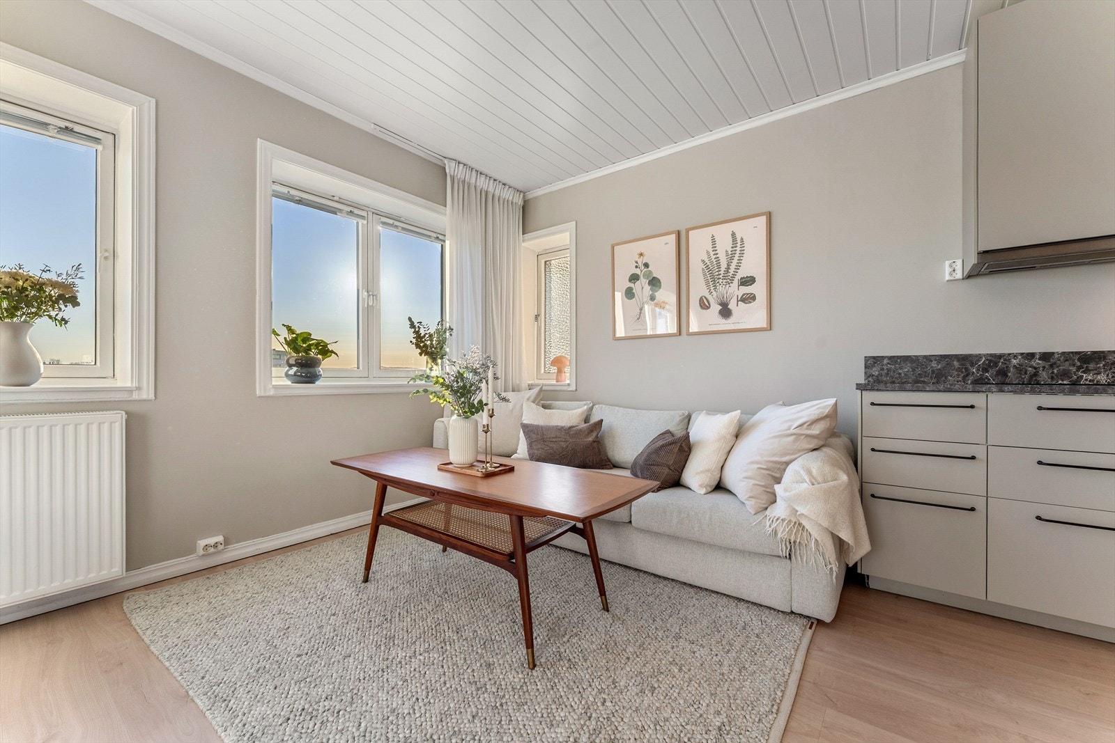 God avstand til neste bygg og himmelen rett inn. Galleribilde