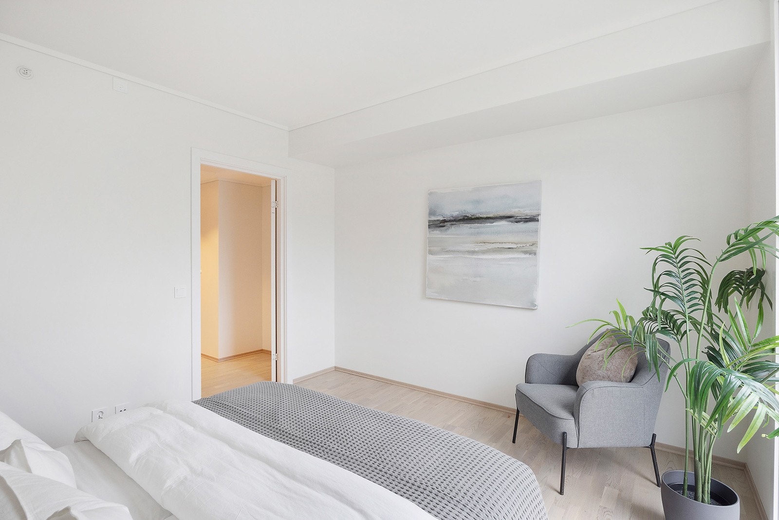 Her har du god plass til etablering av garderobeskap. Galleribilde