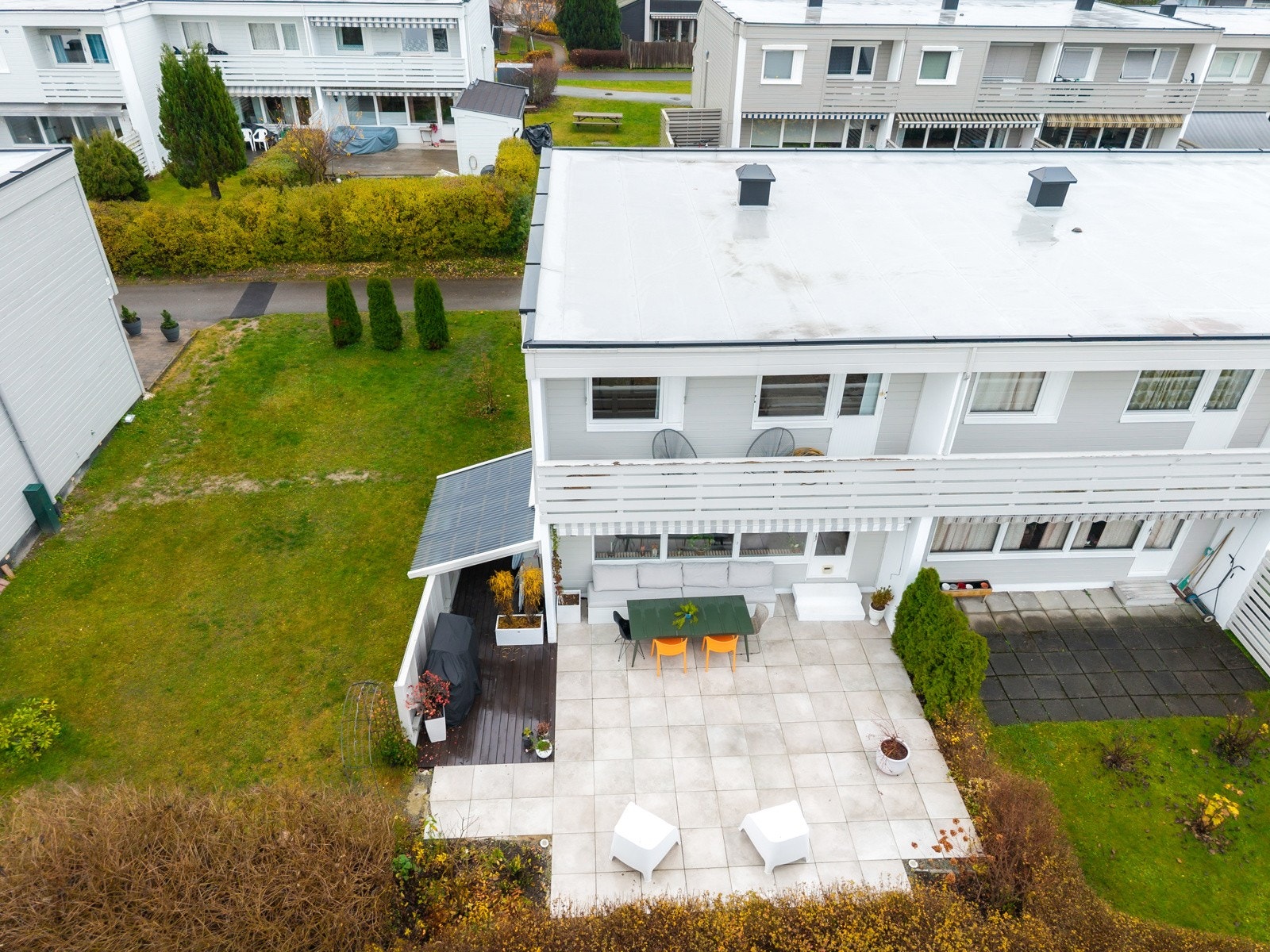 Beliggenheten på enden gir ekstra store uteplasser. Galleribilde