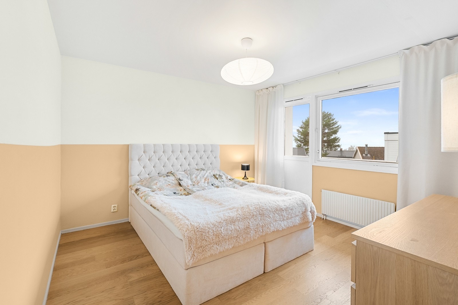 Hovedsoverom med dør ut til egen balkong. Galleribilde