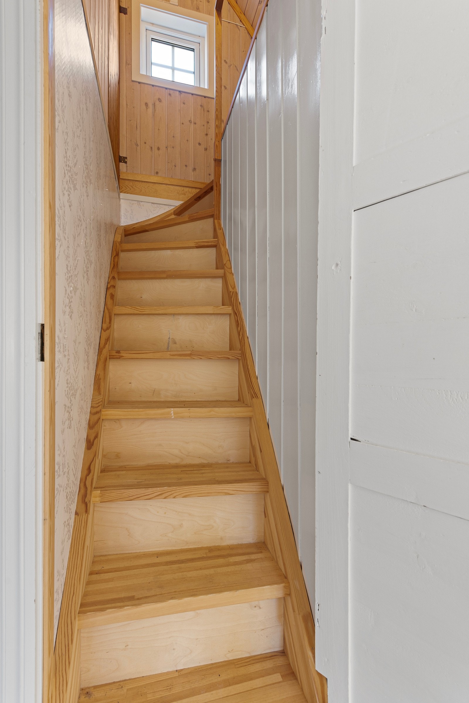 Trapp opp til boligens loft. Galleribilde