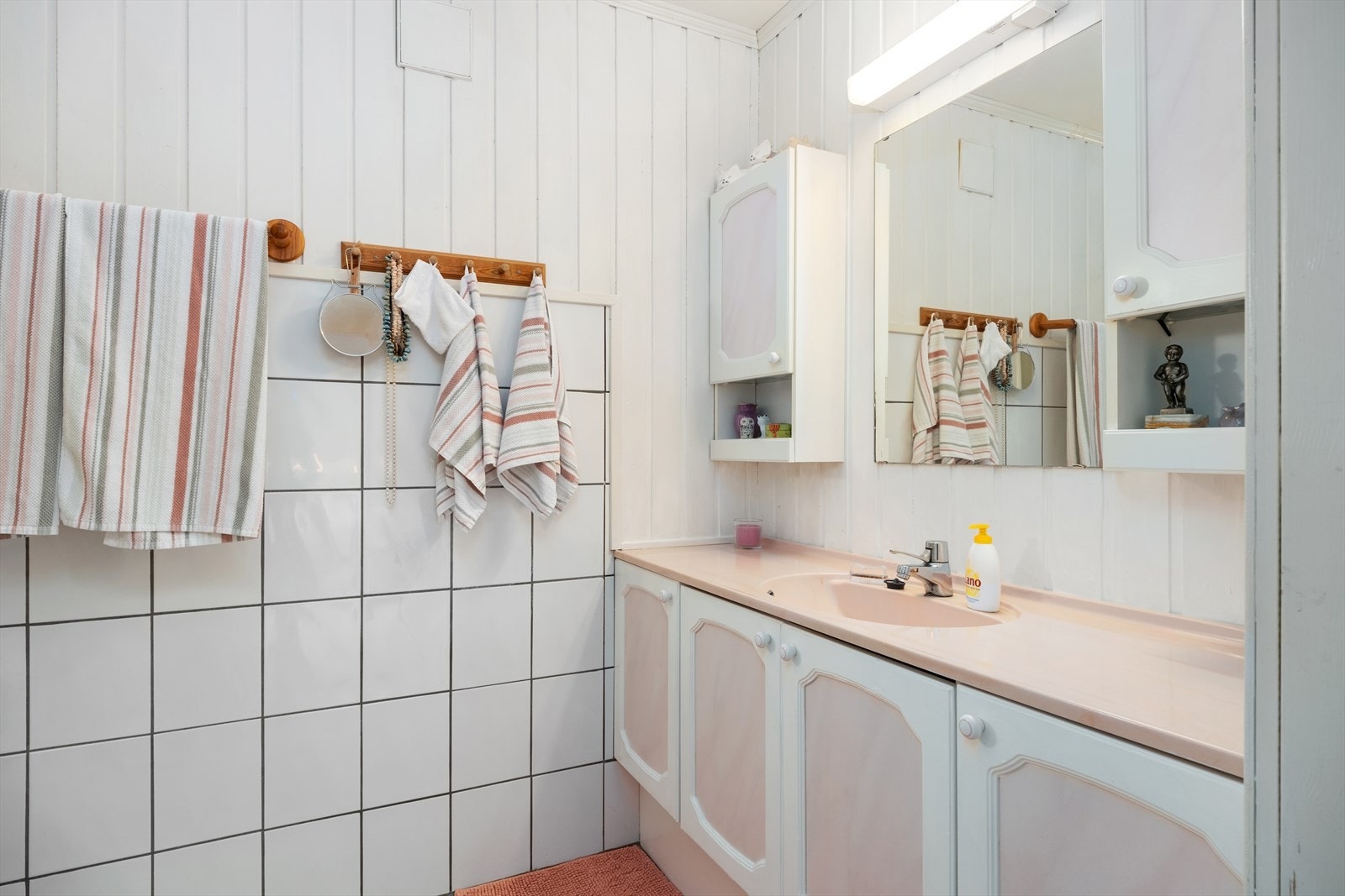 Frå soverommet er det direkte tilkomst til bad. Galleribilde