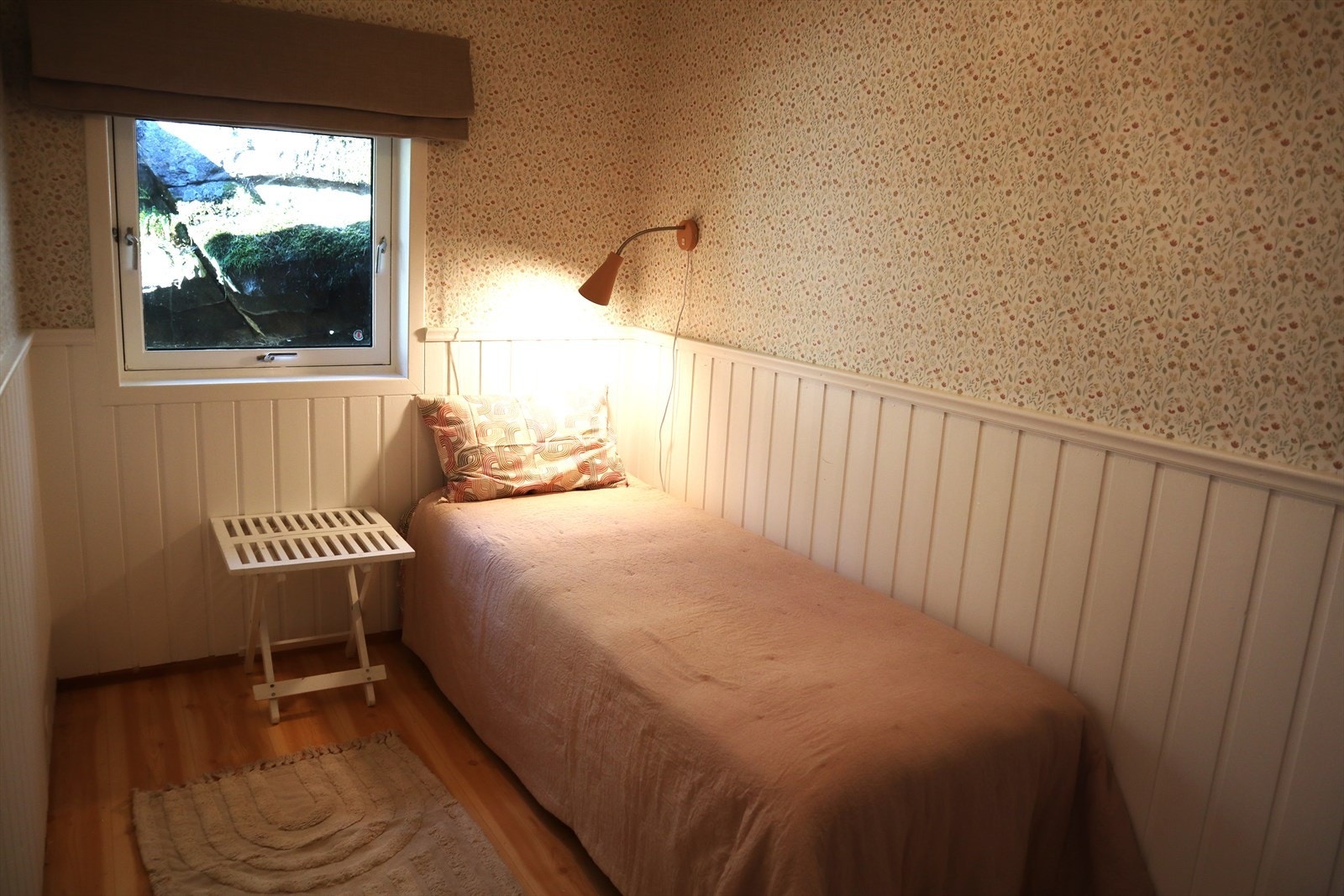 Bilde tatt av seljar. Galleribilde