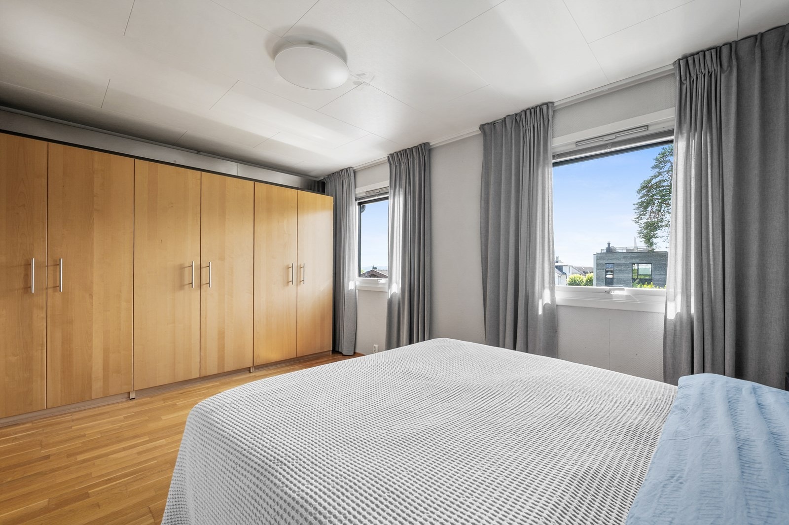 Godt med garderobeskap Galleribilde