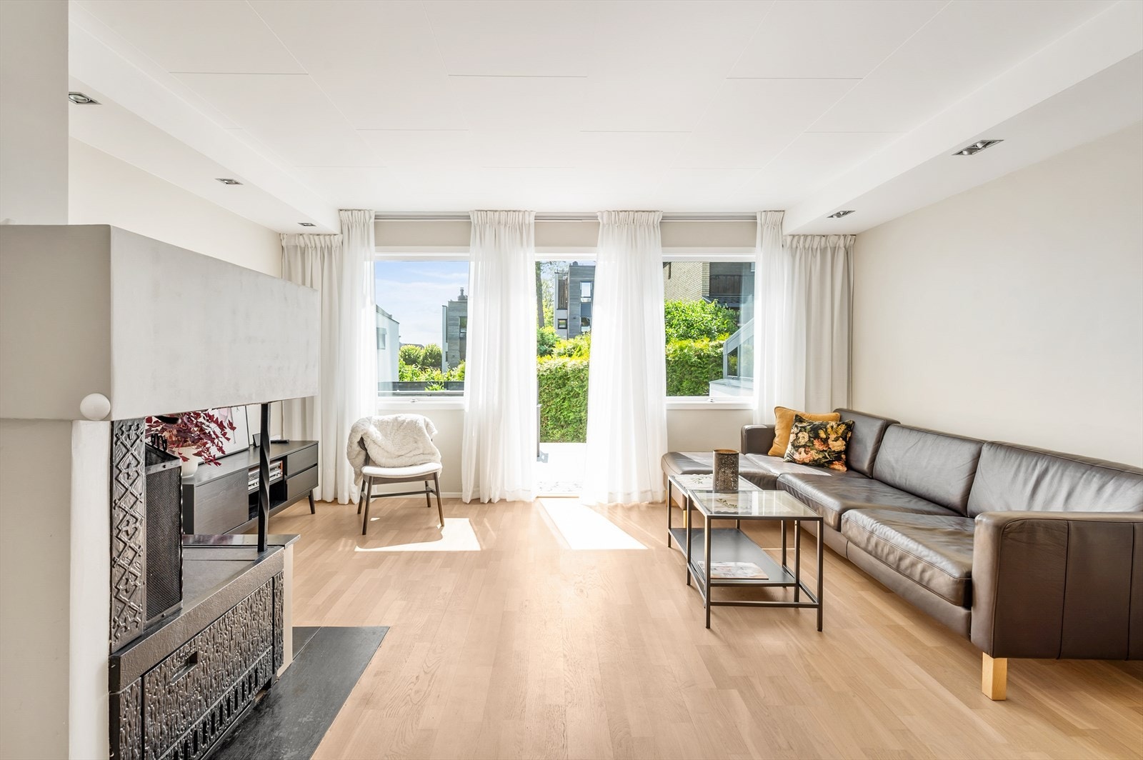 Stuen har plass til både en spisesone og sofa/tv-gruppe Galleribilde