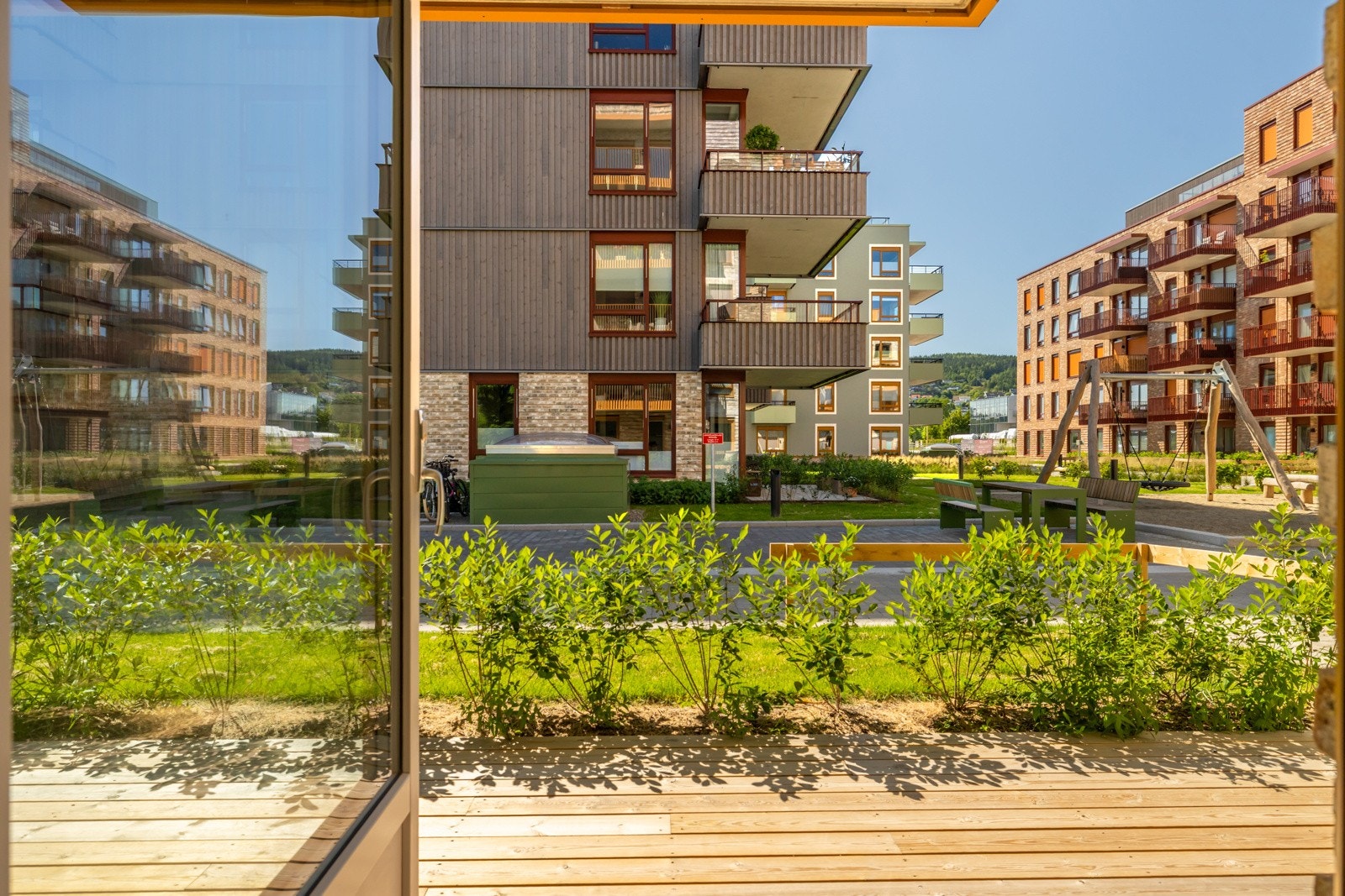 Nydelig markterrasse med fine solforhold. Galleribilde