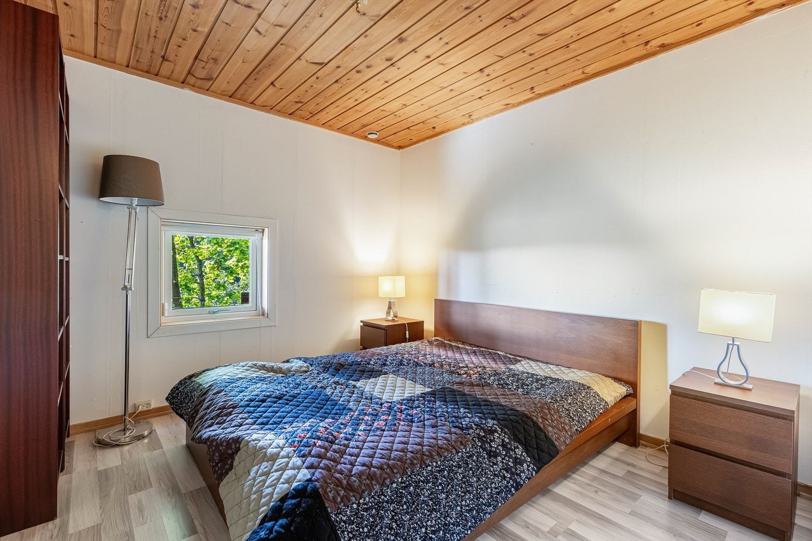 Innredet rom som benyttes som soverom i U. etg ( ikke godkjent for varig opphold) Galleribilde