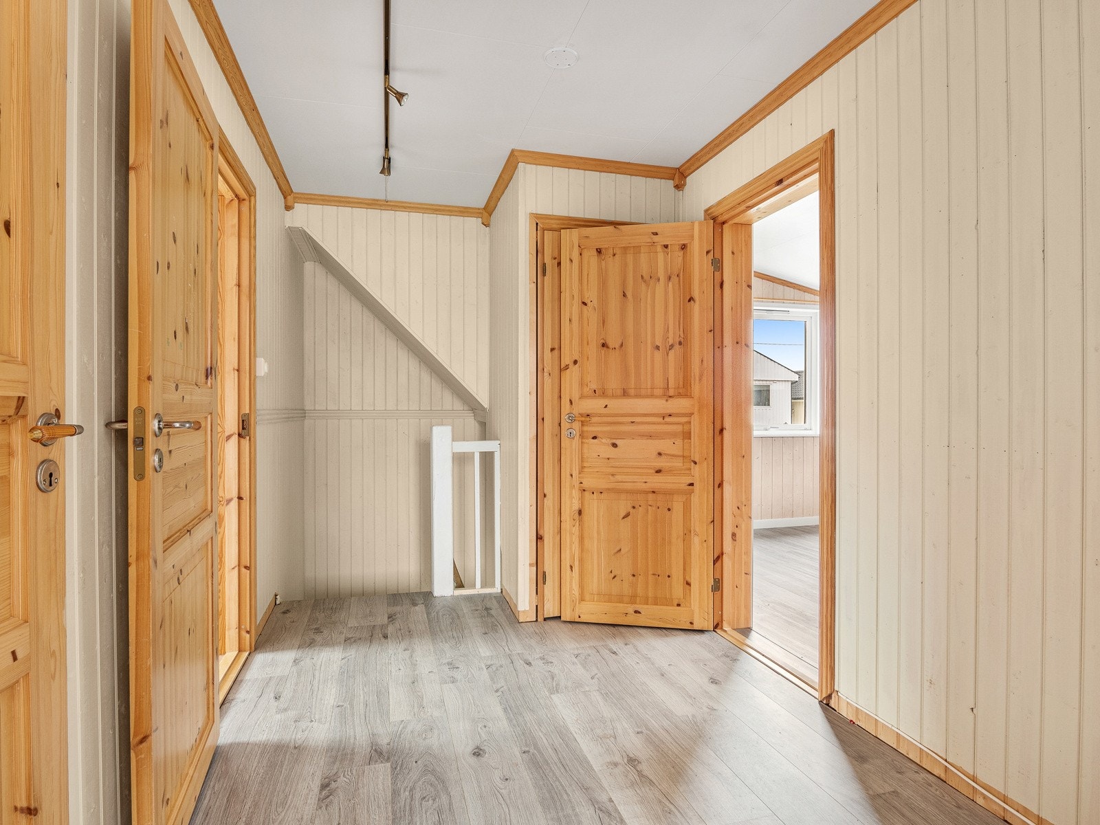 Hallen med trapperom Galleribilde