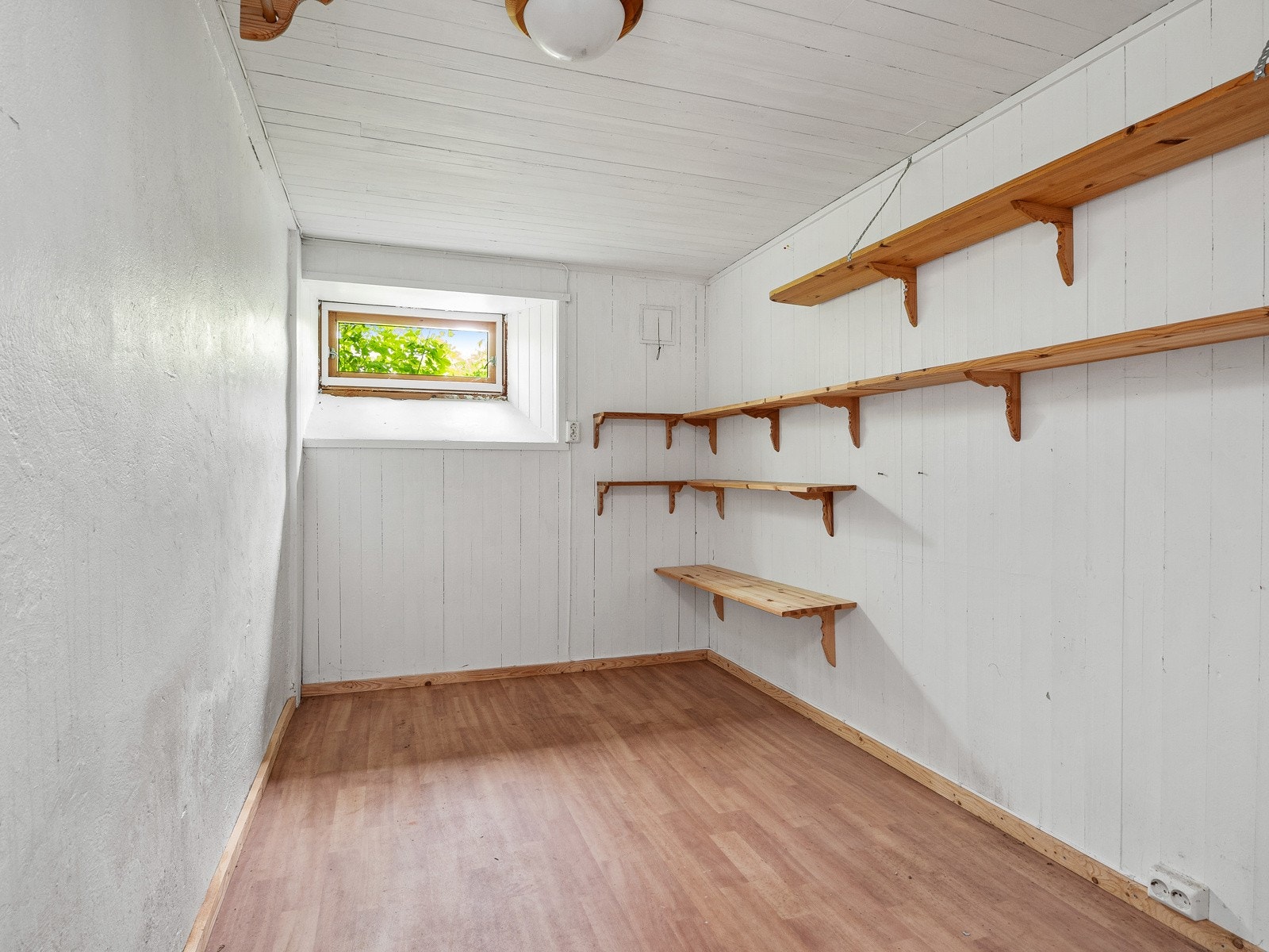 Bod i kjeller Galleribilde