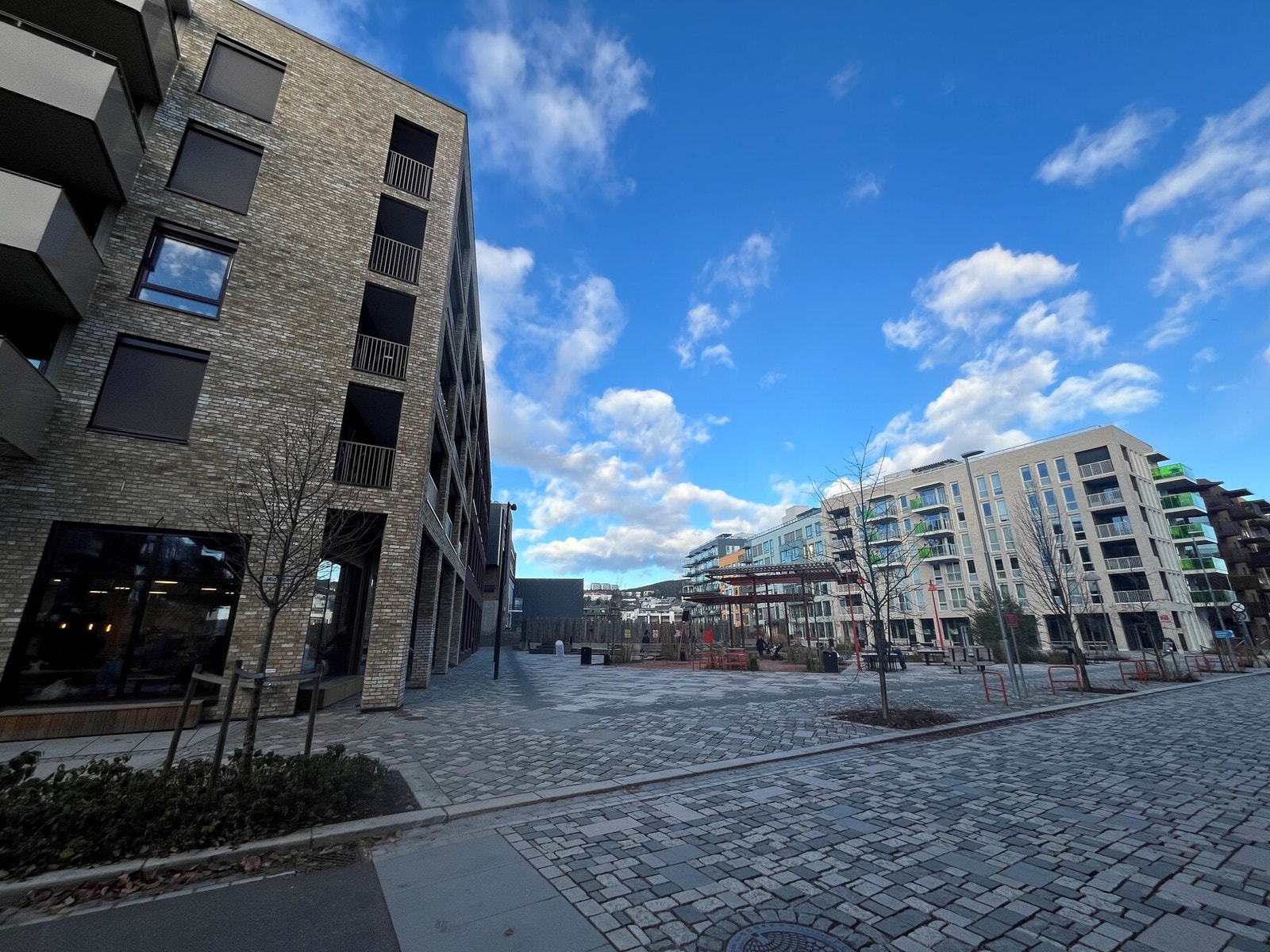 Nærområde - Vollebekk torg med håndverksbakeri og kaffebar Håndbakt Galleribilde