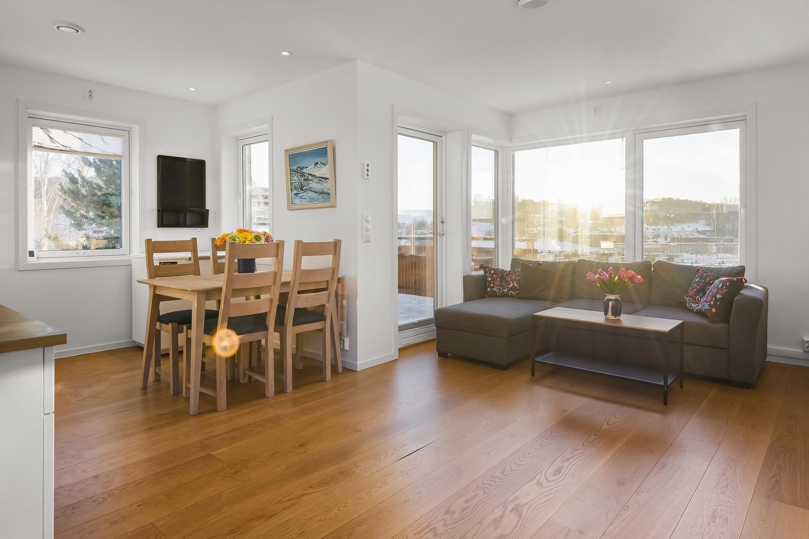 Leiligheten ligger praktisk til i høy 1. etasje Galleribilde