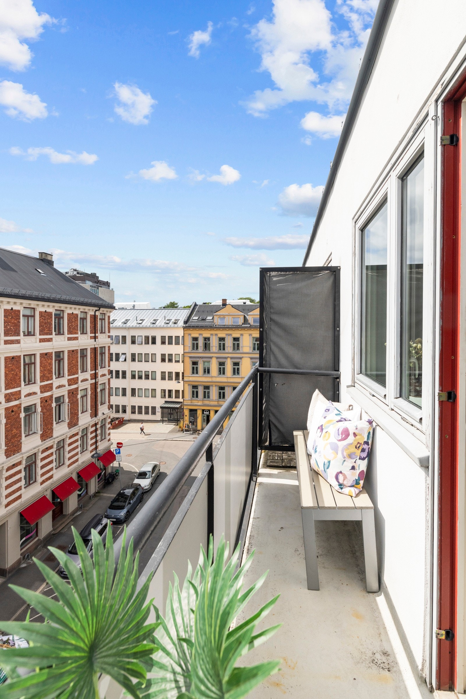 Balkong ut fra stuen - høyt og fritt beliggende Galleribilde