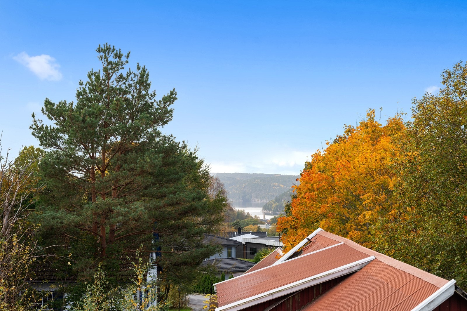 Utsyn til Iddefjorden og Sverige fra andre etasje Galleribilde