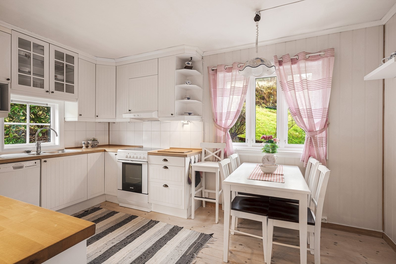 Kjøkken som er modernisert i nyere tid. (2017) Galleribilde