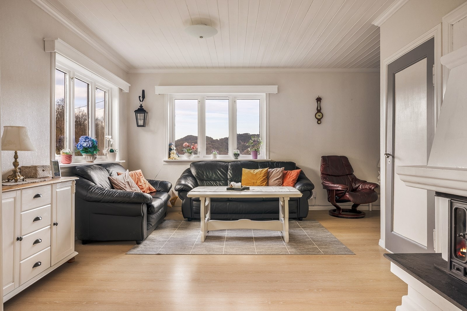 God plass til sittegruppe i stuen. Galleribilde