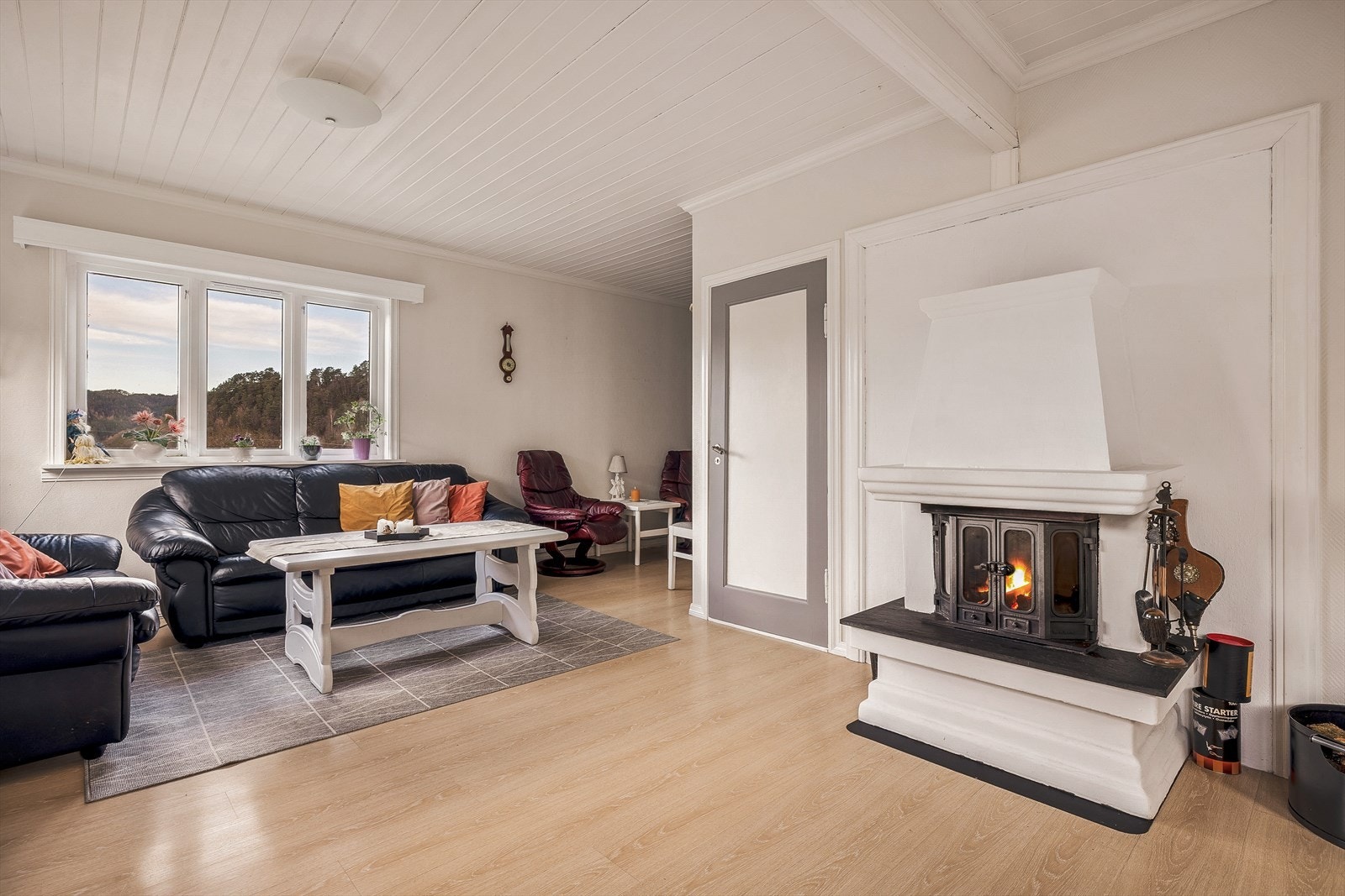 Peisovn med en sentral plassering som luner godt på kalde dager. Galleribilde