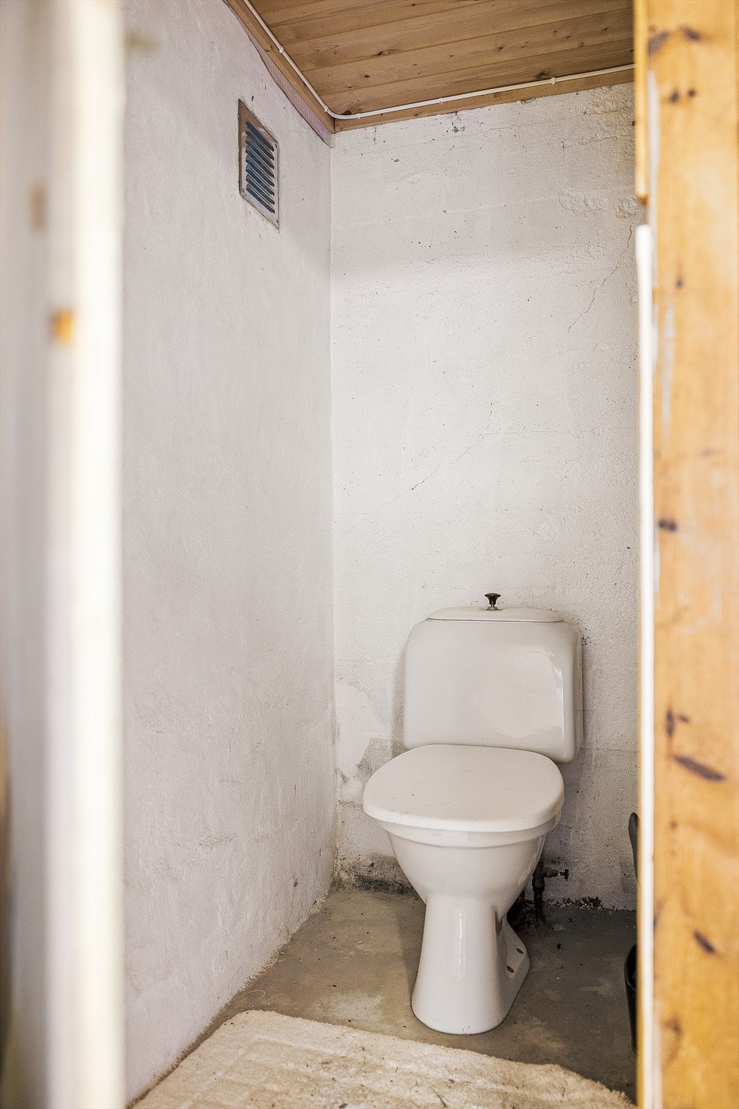 Toalettrom på kjellerplan. Galleribilde