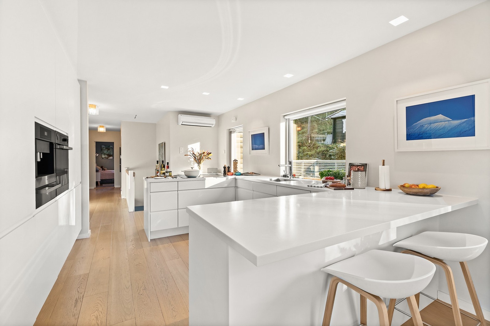 Det er innholdsrikt og fremstår som hjertet i boligen. Galleribilde