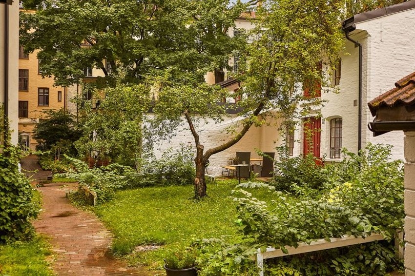 Inntektene fra utleie går til Sølvsmiekvartalet velforening, som har ansvaret for å forvalte Grendehuset og fellesområdet i bakgården. Galleribilde
