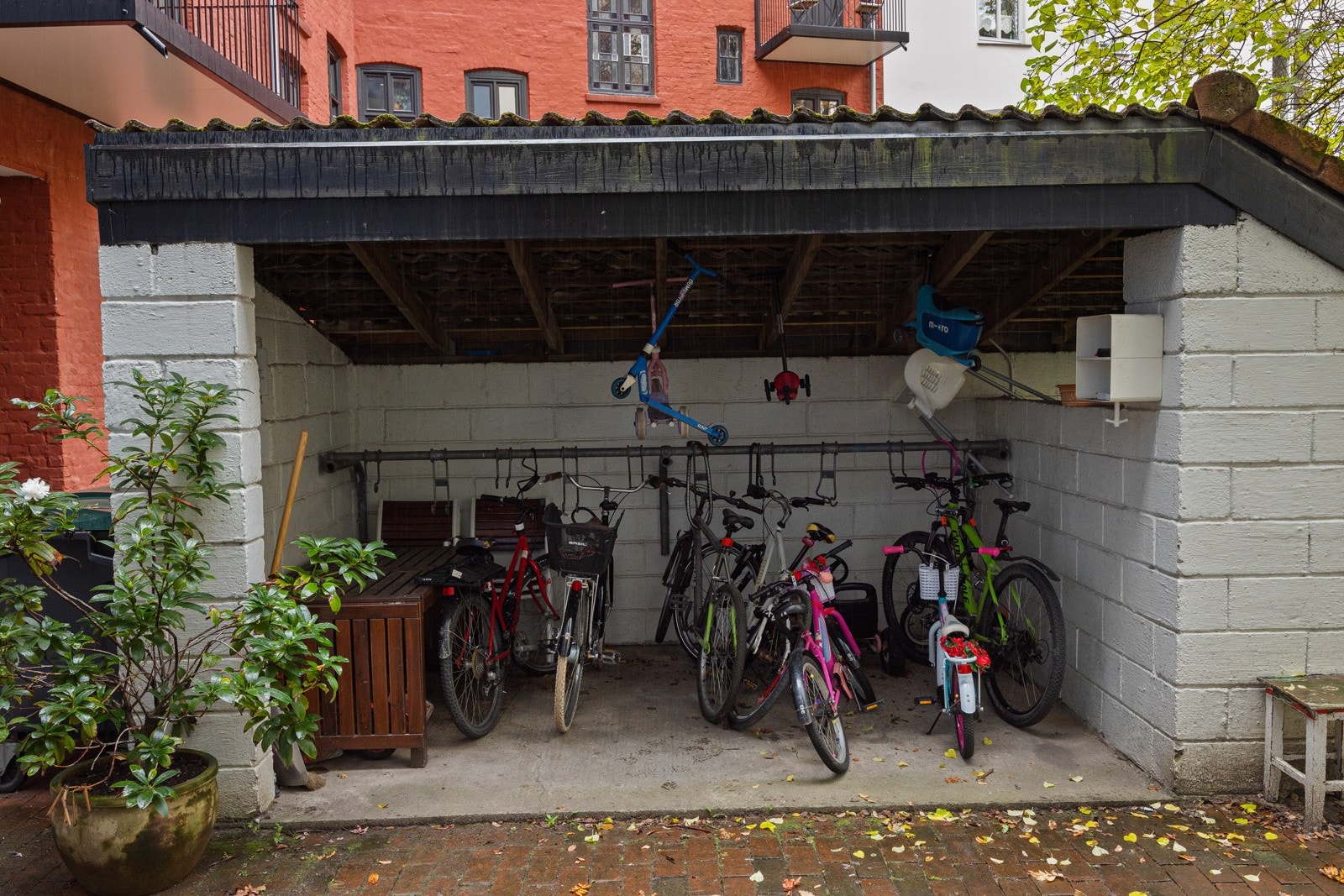 Felles sykkelparkering. Galleribilde