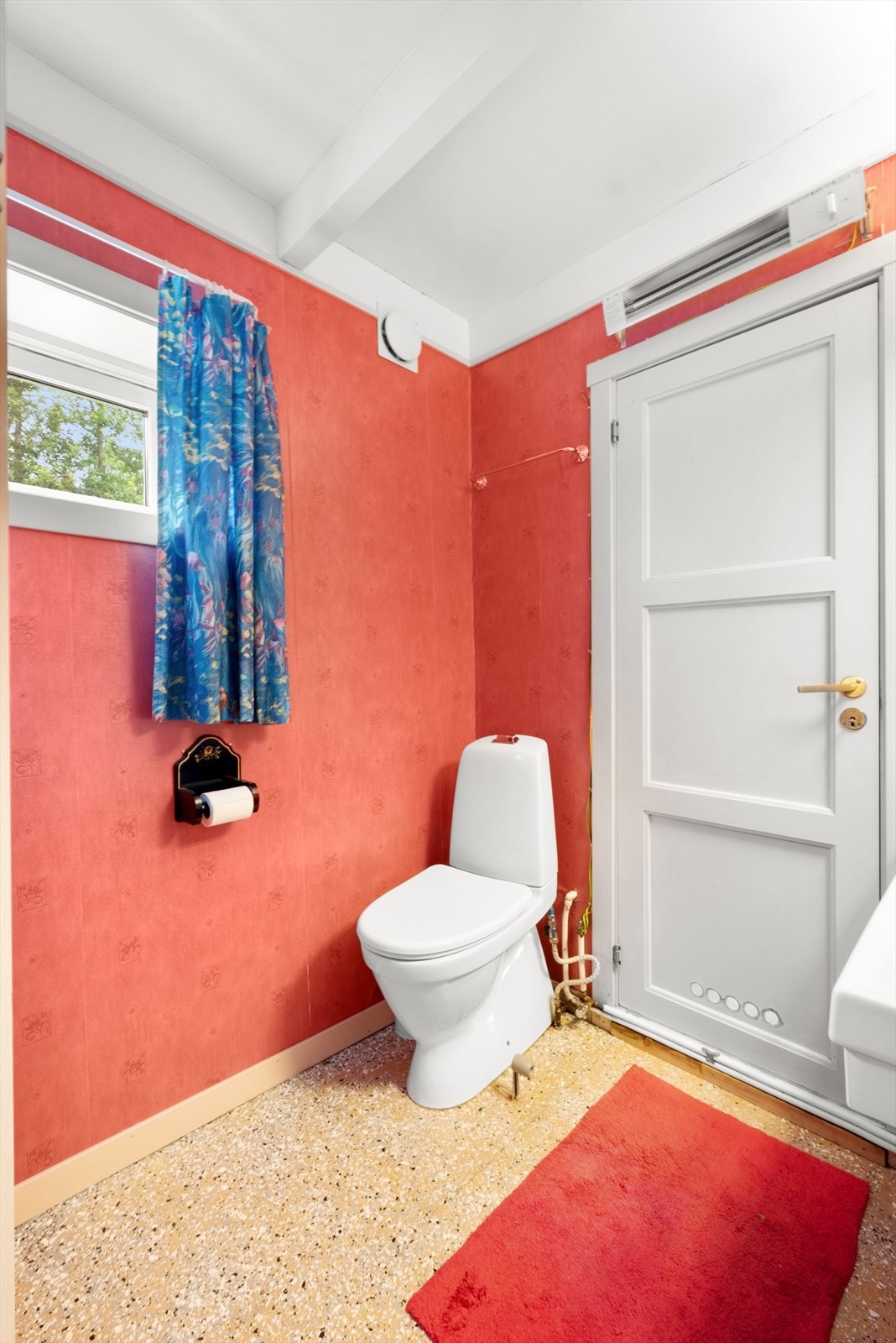 Badet ligger i første etasje og er på 3,5 kvm. Galleribilde