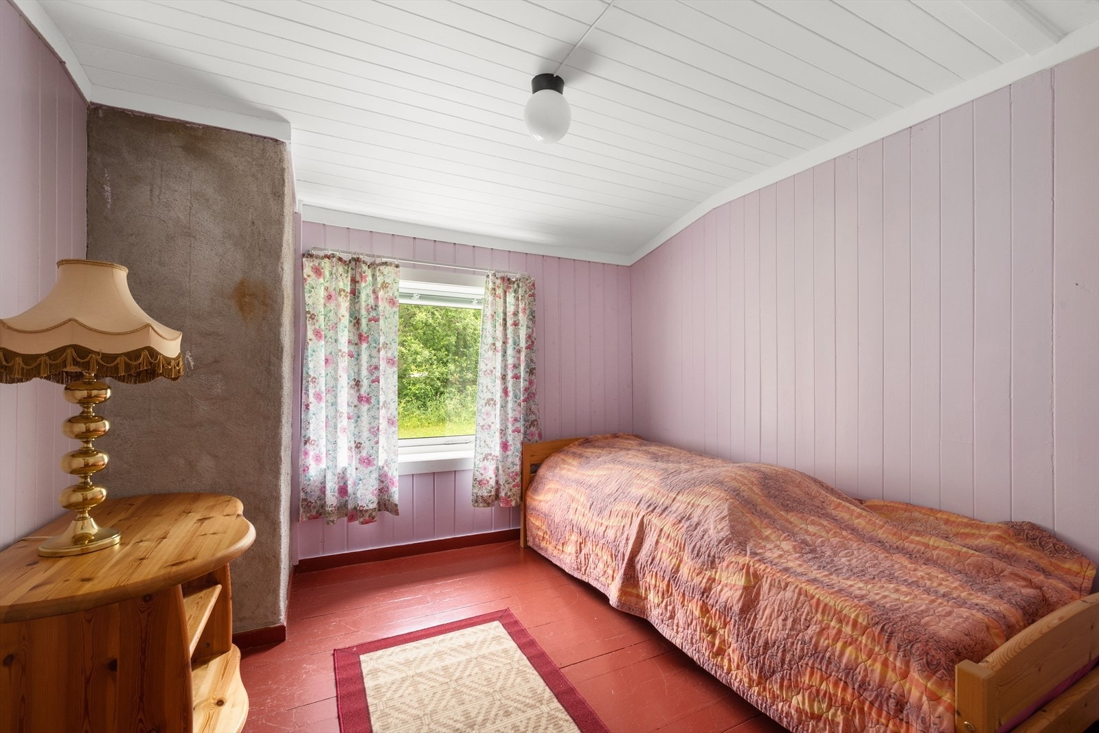 De to minste soverommene ligger med adkomst fra det store hovedsoverommet. Galleribilde