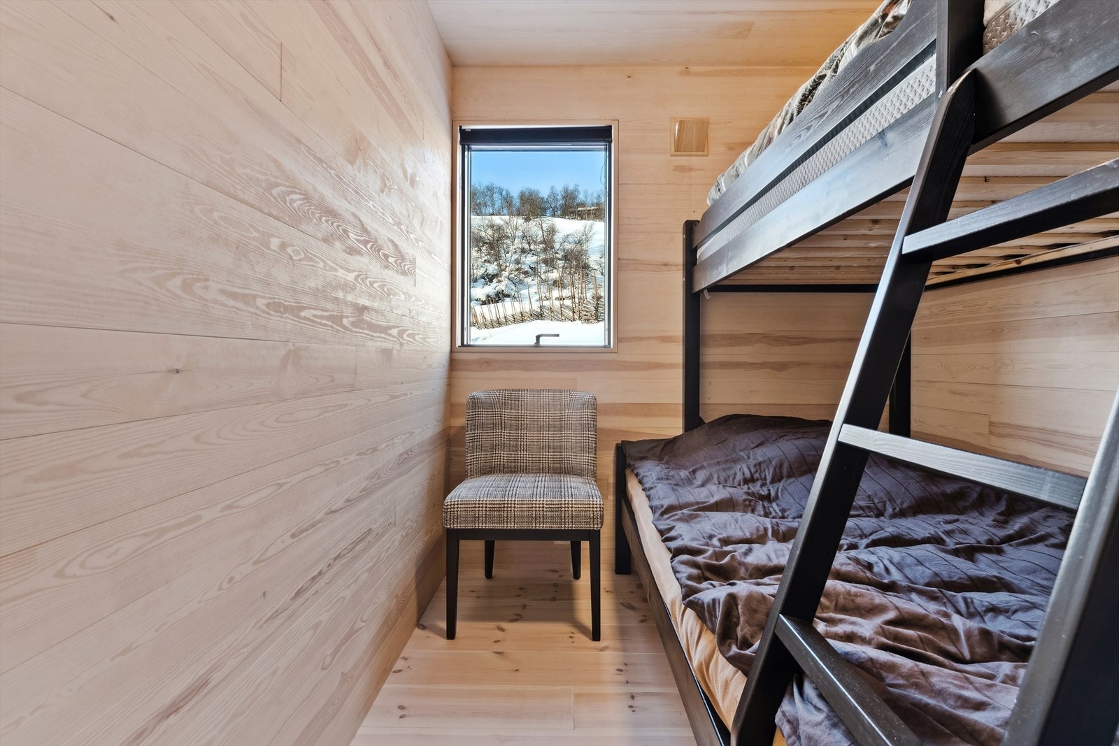 Det er 4 soverom i boligen. Galleribilde