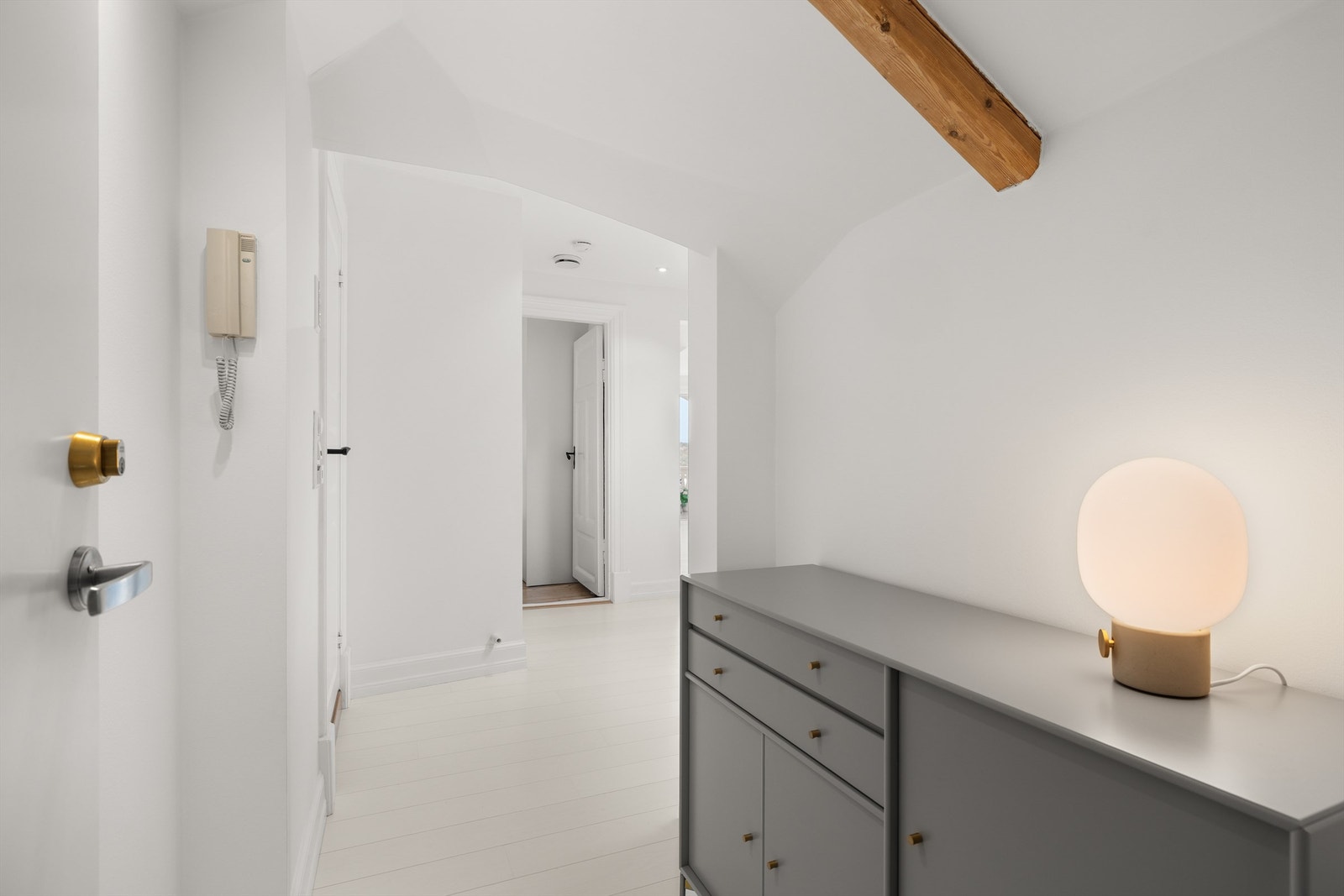 Entré 1 Galleribilde