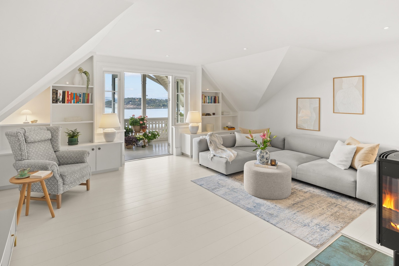 Lys og hyggelig klassisk leilighet - Utsikt fra samtlige rom Galleribilde