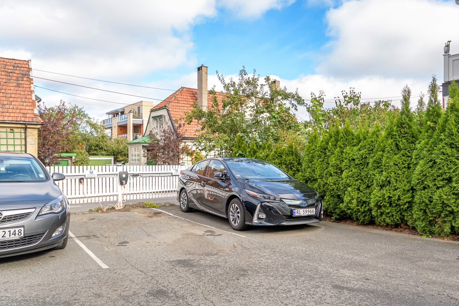 Leiligheten disponerer egen parkeringsplass. Galleribilde