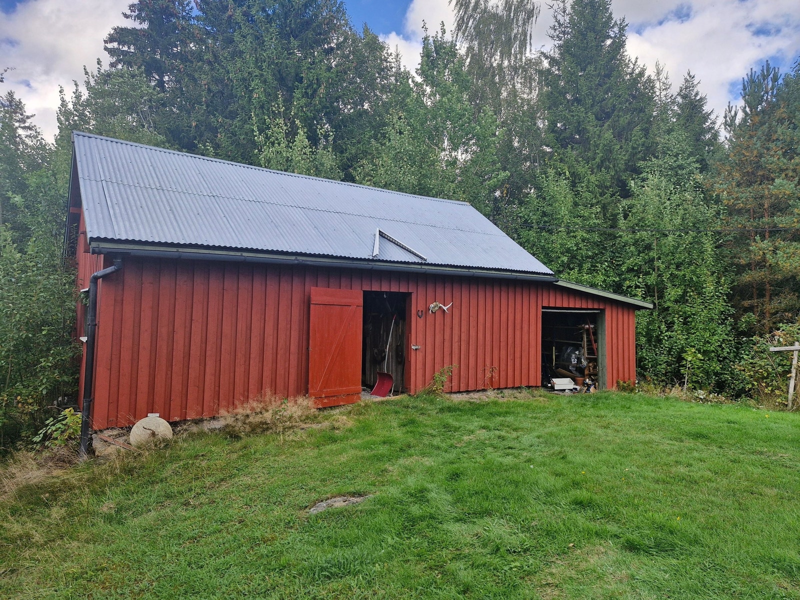 Utebod/garasje Galleribilde