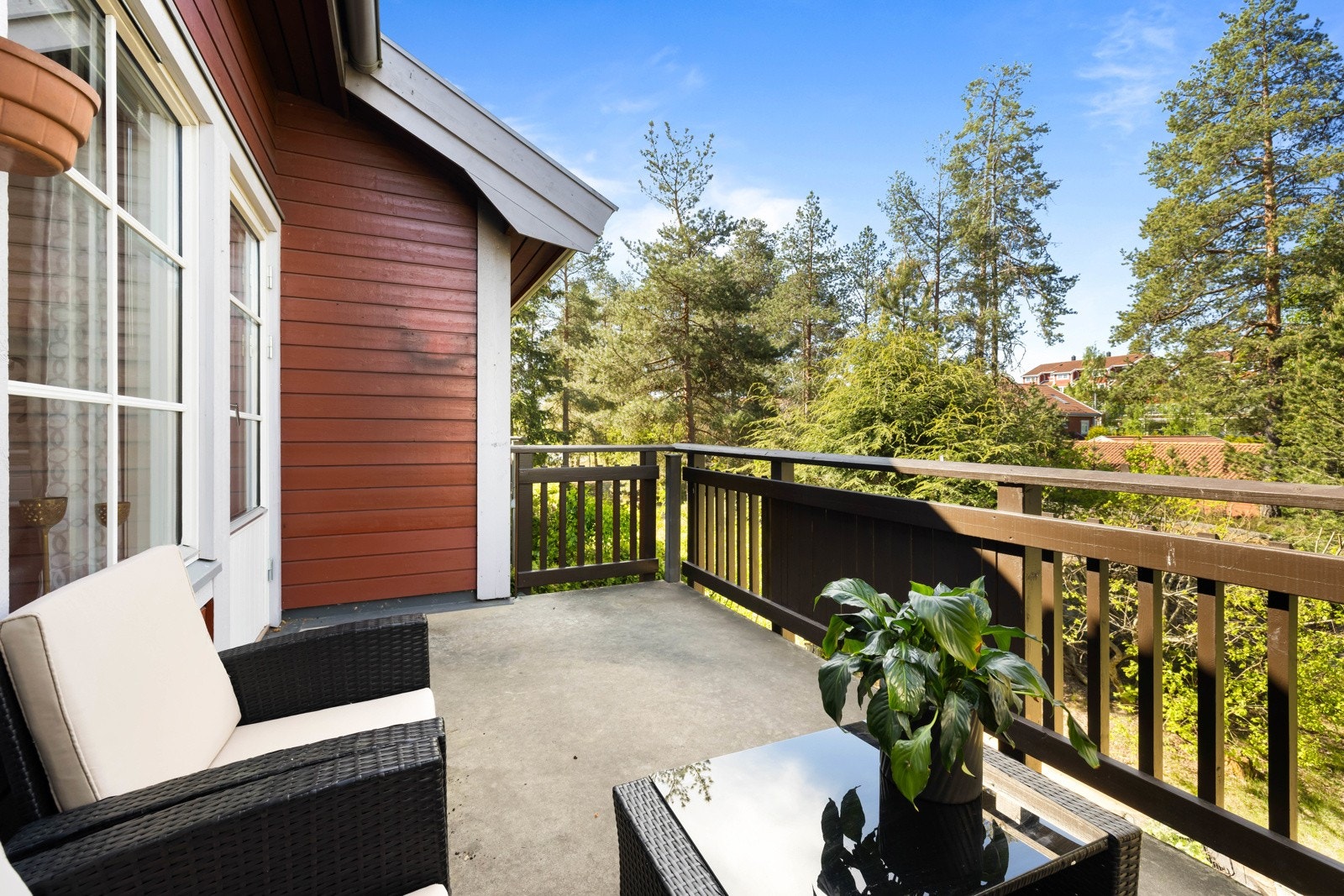 Velkommen til Åslandhellinga 289 - 4 roms med stor balkong med fin utsikt. Galleribilde