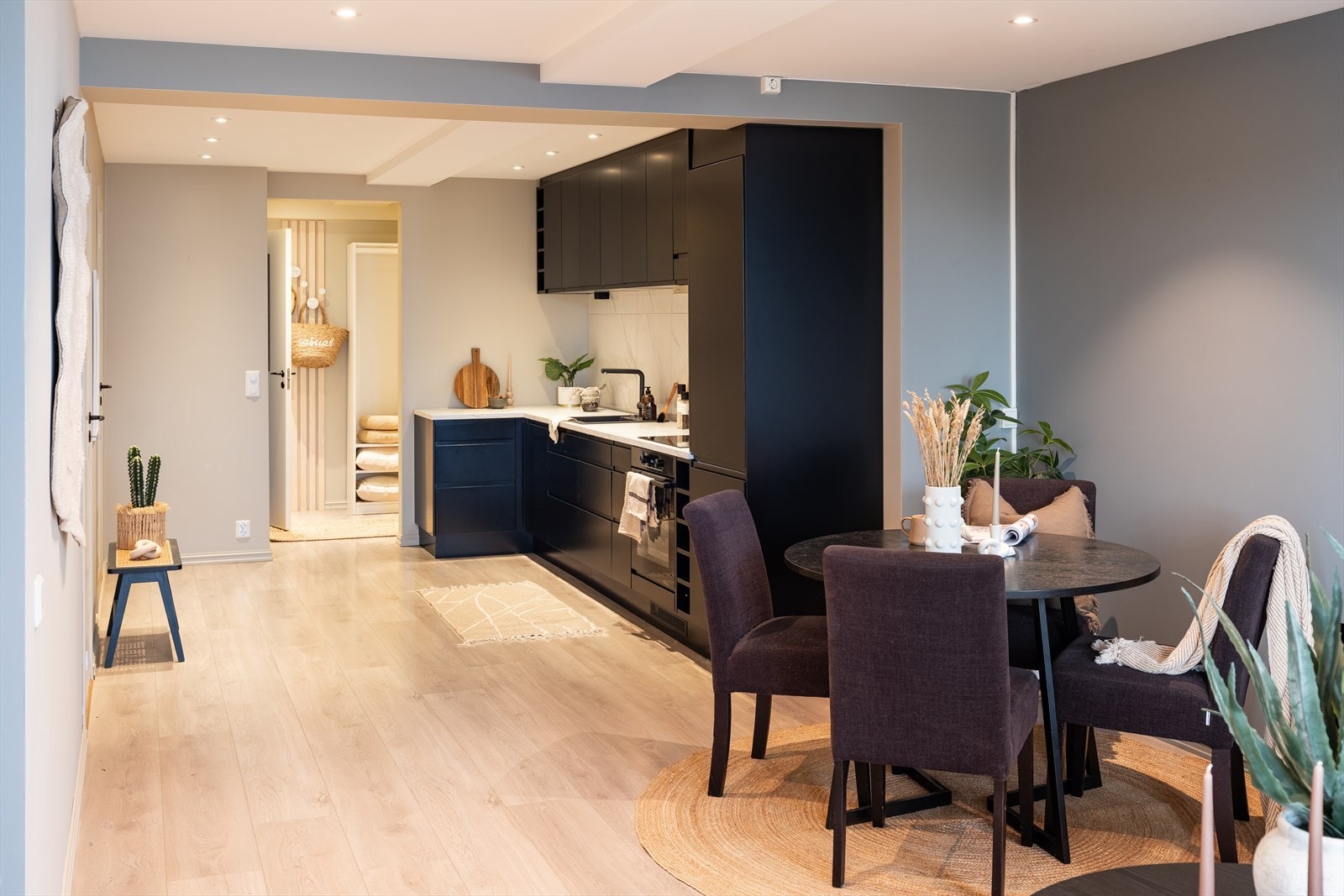 God plass til spiseseksjon. Galleribilde