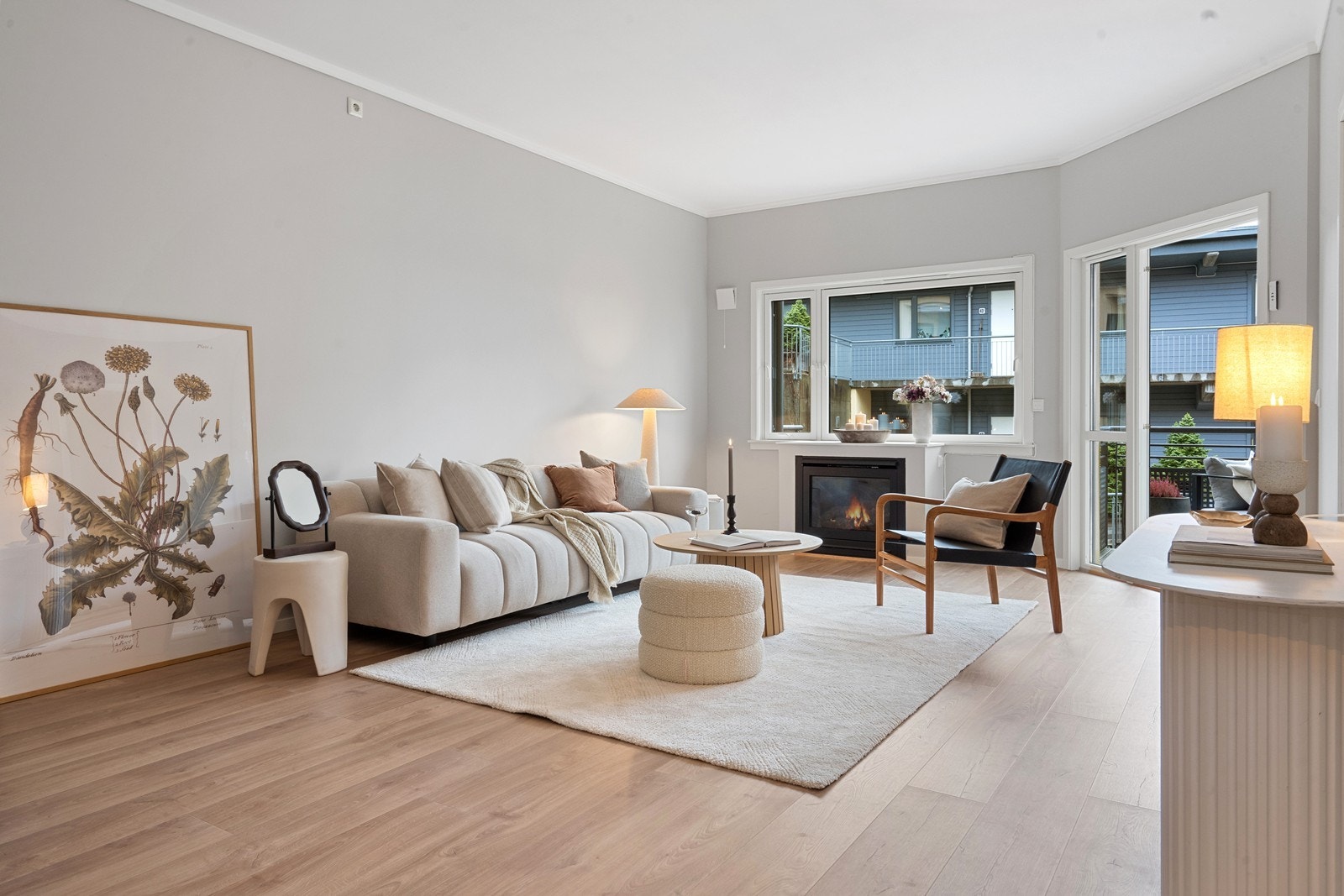 Leiligheten er oppusset i 2025 og holder en gjennomgående god standard da leiligheten er vesentlig påkostet. Flytt rett inn! Galleribilde