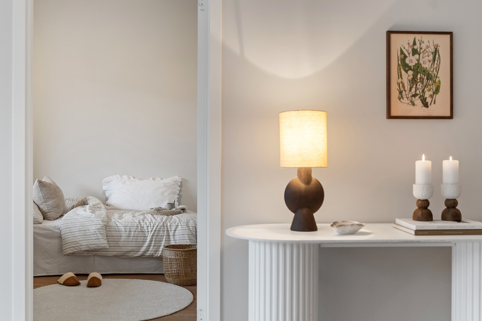 Gjestesoverommet har adkomst fra stuen. Galleribilde