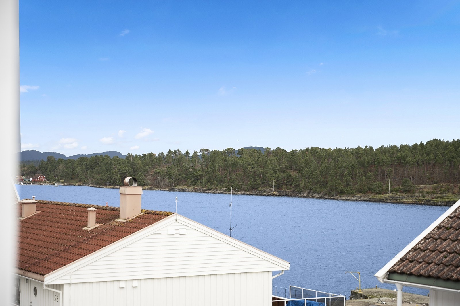 Utsikt mot øst fra terrassen Galleribilde