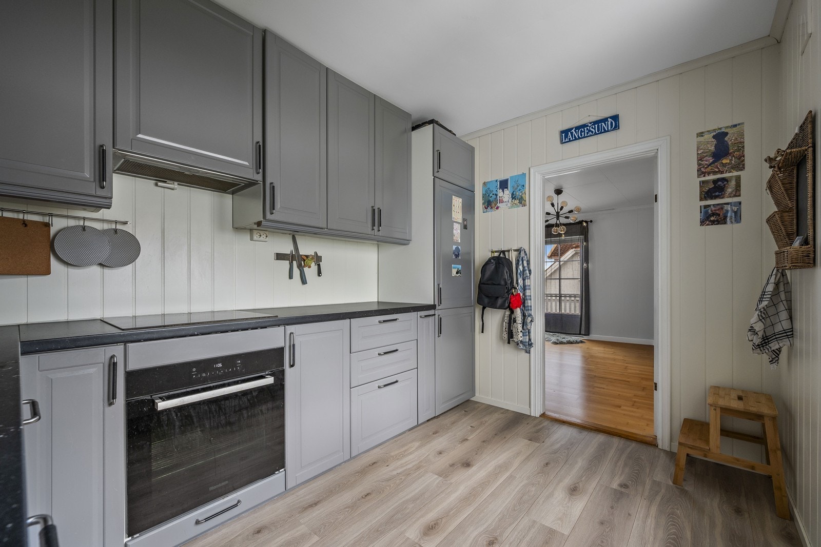 Godt med skap- og benkplass Galleribilde