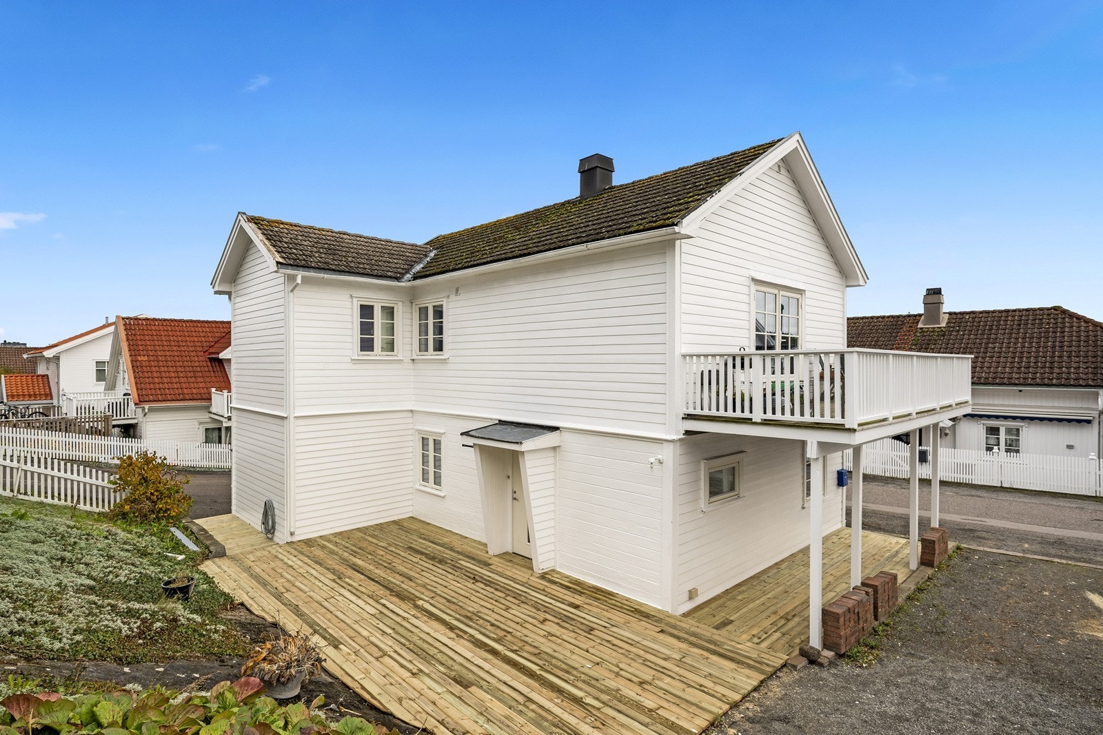 Meget solrike terrasser mot både sør og vest Galleribilde