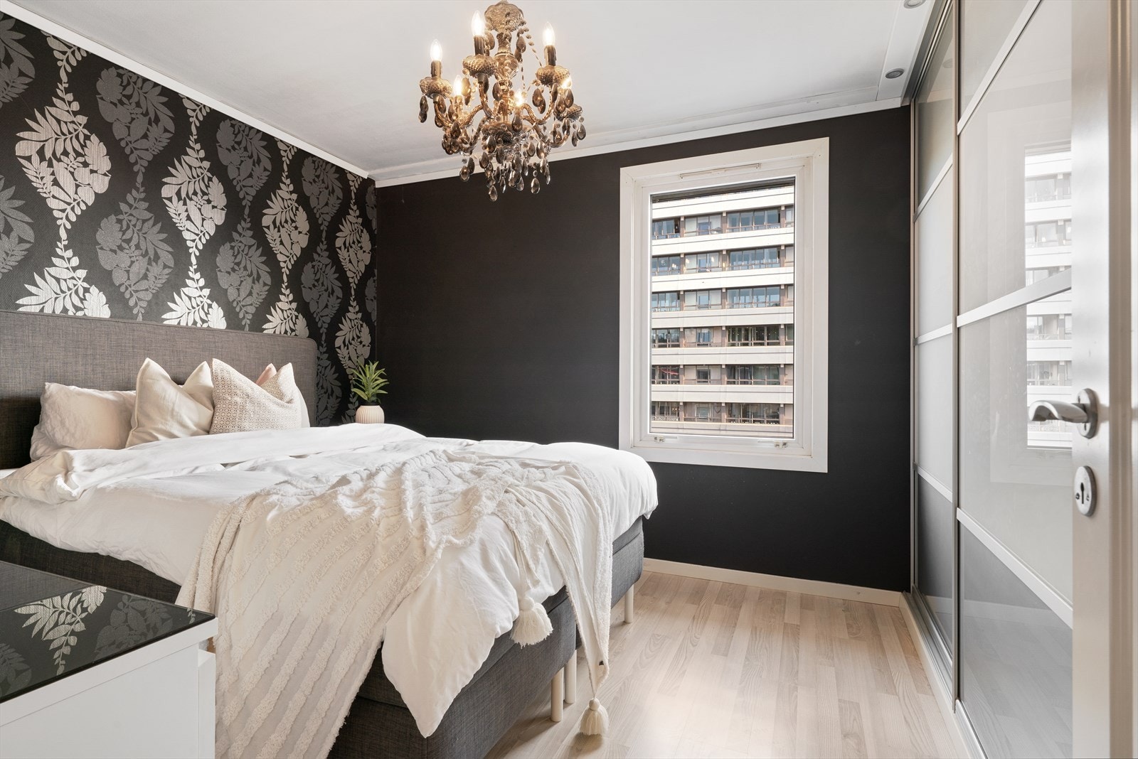 - Leiligheten har 3 soverom av god størrelse - Galleribilde