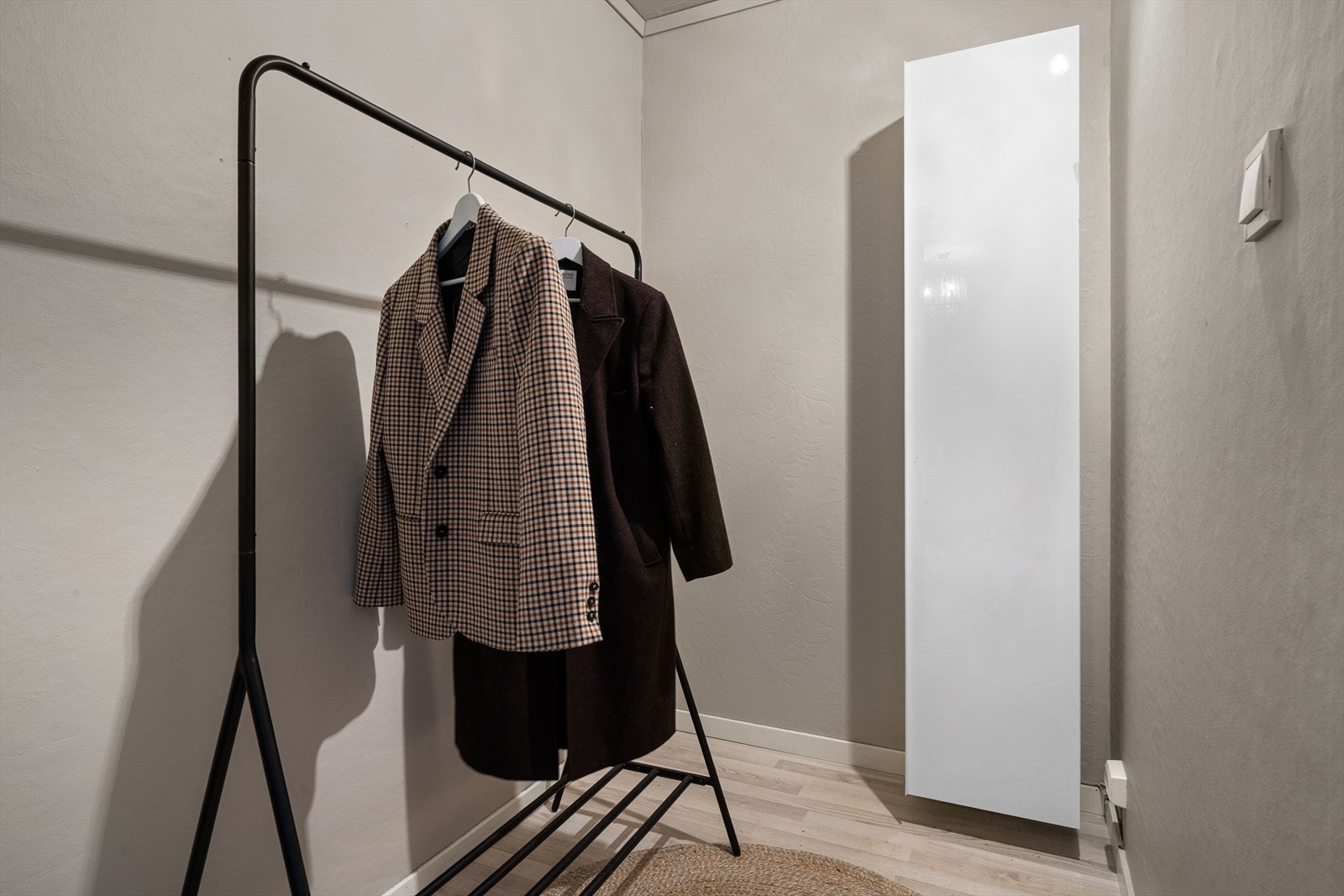 - Innvendig bod på 3m² - praktisk for ekstra oppbevaring - Galleribilde