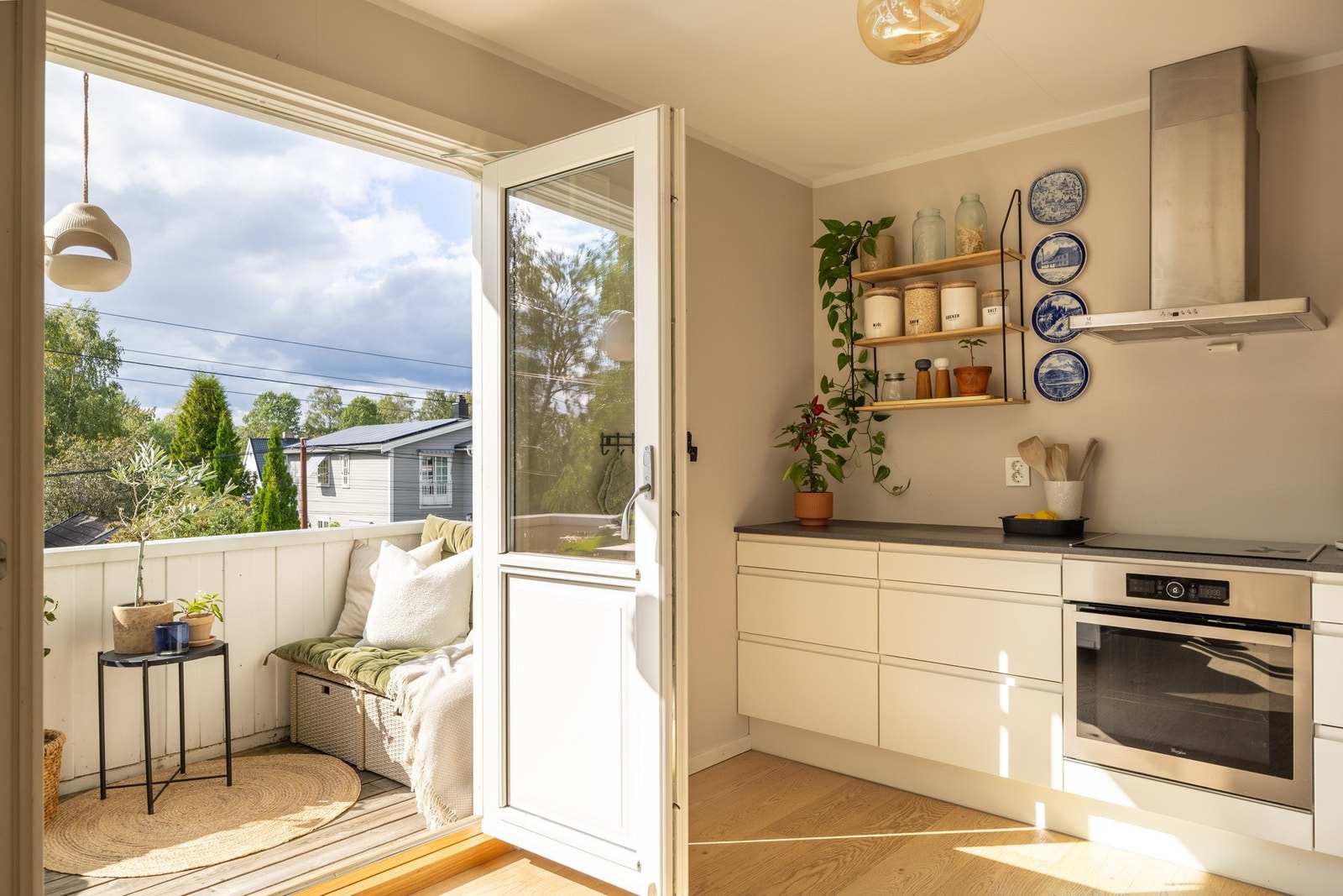 Her kan man åpne opp til den koselige balkongen. Galleribilde