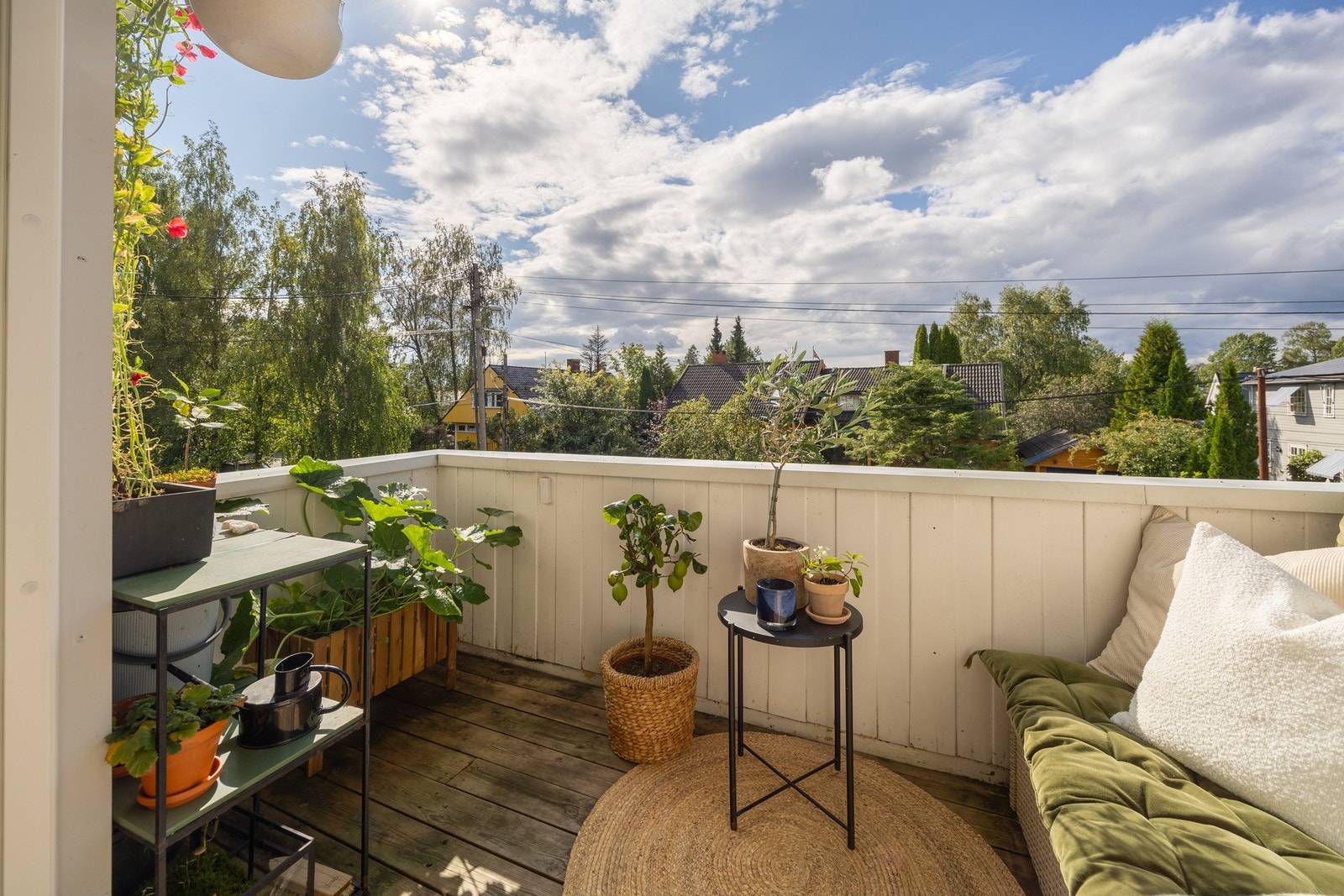 Balkongen er på 4 kvm og har plass til sittegruppe. Galleribilde