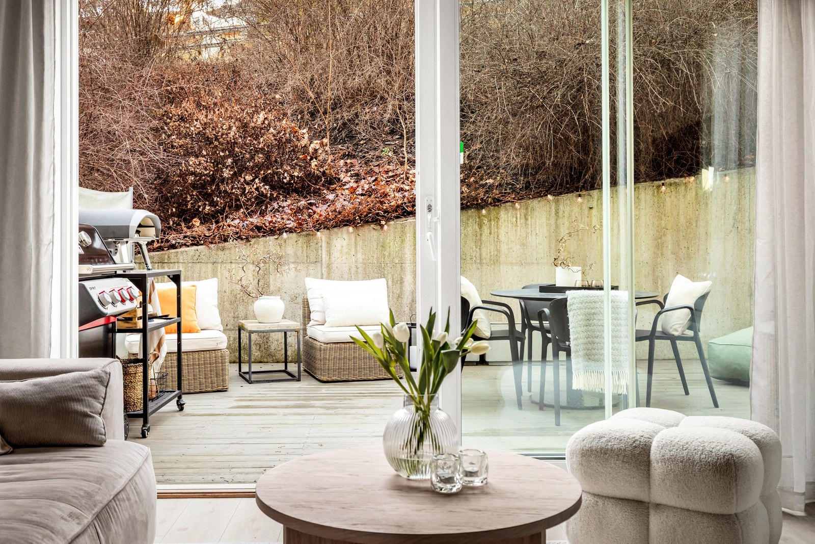 Terrassen blir som en forlengelse av rommet store deler av sommeren Galleribilde