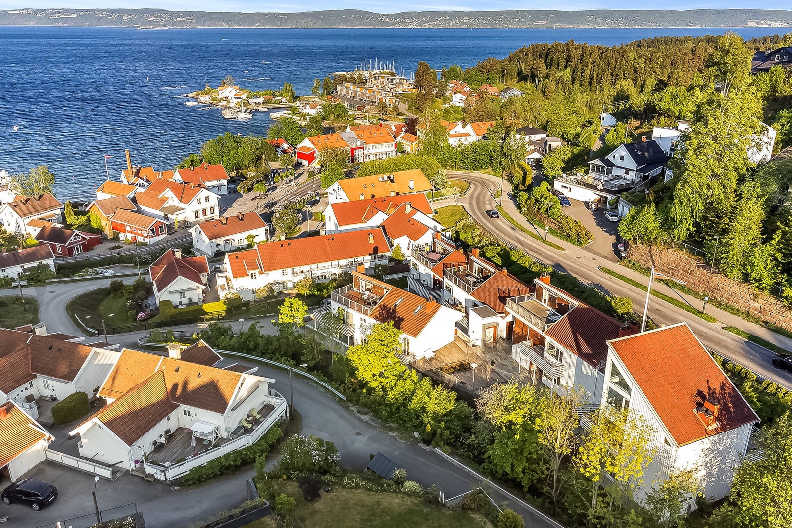 Eiendommen har en sentral beliggenhet i Vollen Galleribilde