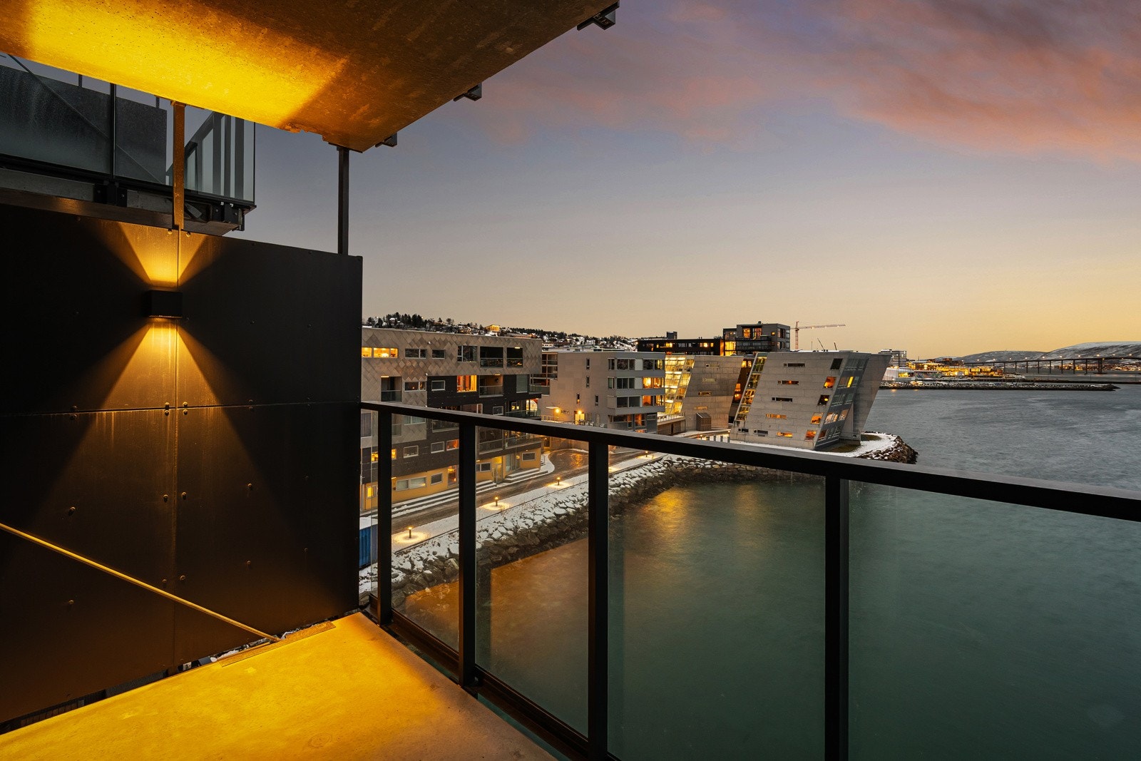 Fantastisk balkong med utgang fra stue.