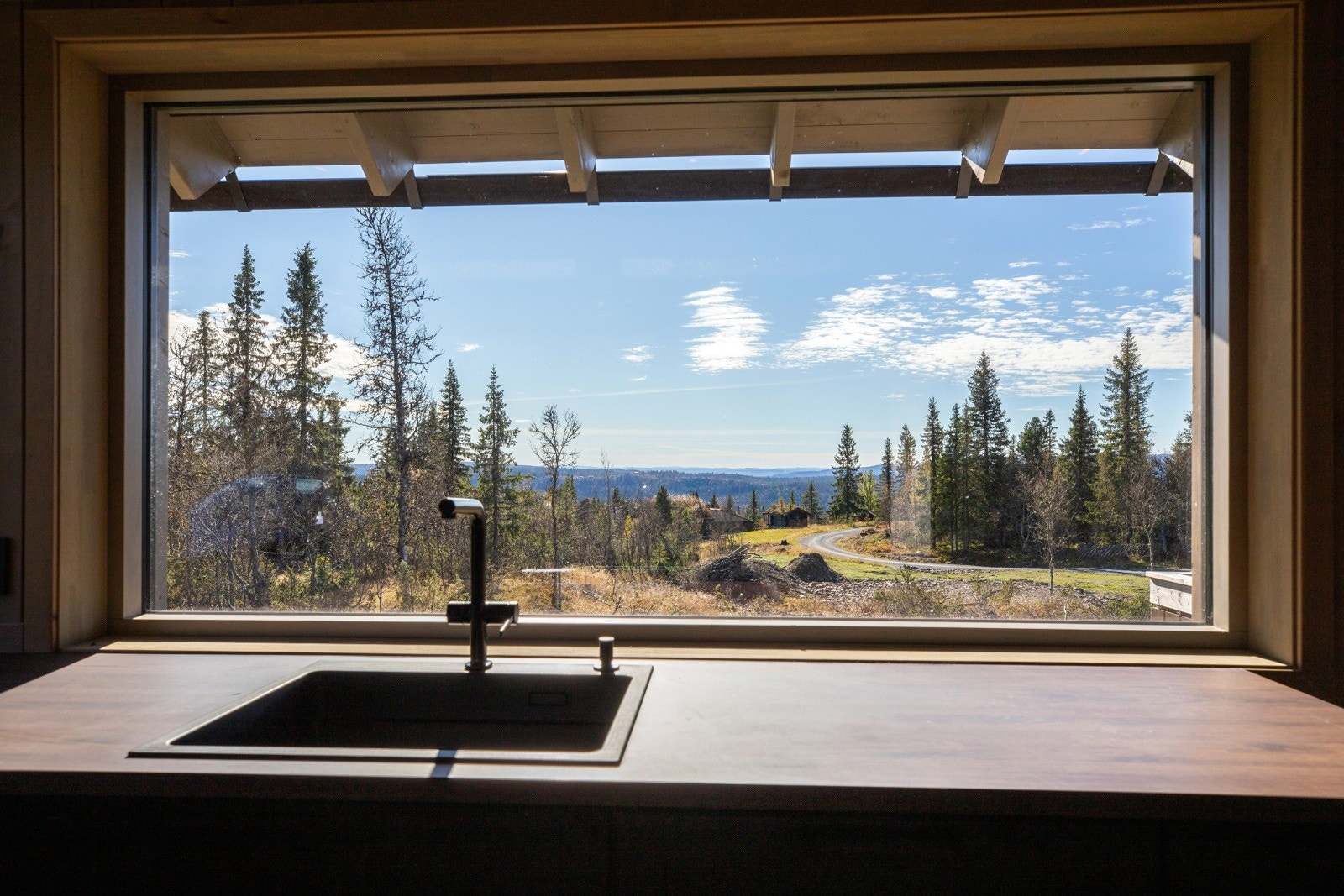 Flott utsikt fra kjøkkenet Galleribilde