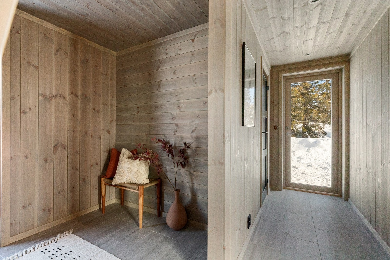 Entrè med nisje til garderobeskap om man ønsker det Galleribilde