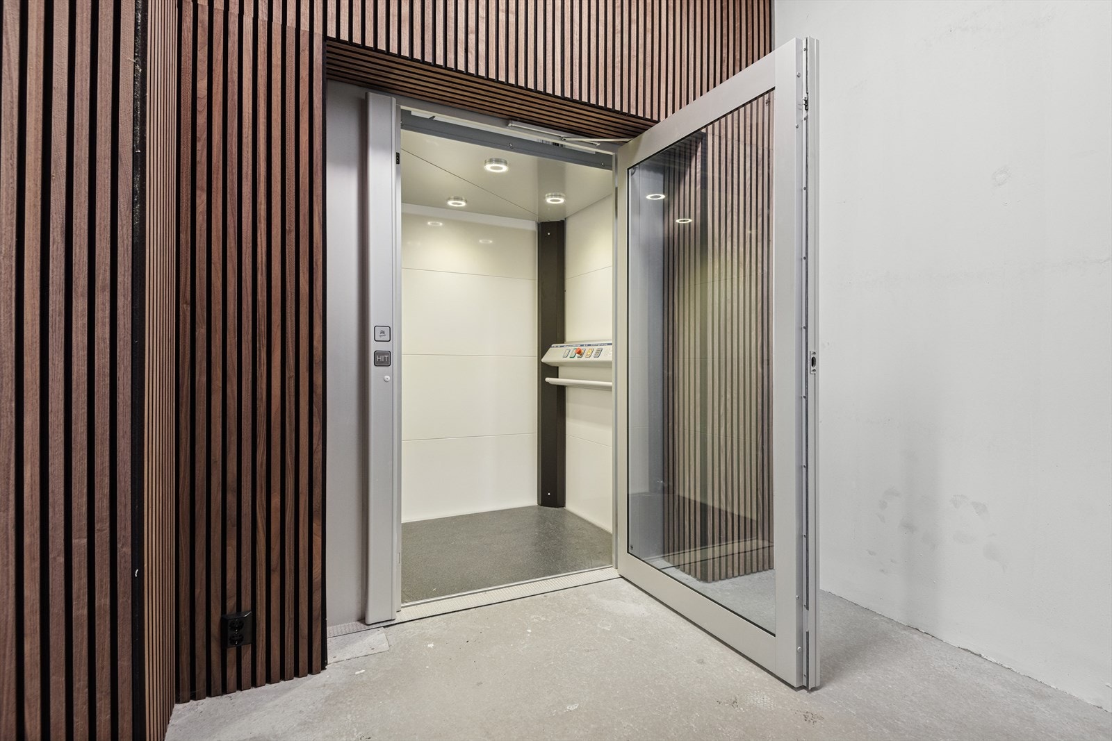 Fra felles garasje er det heis til boligområdet. Galleribilde